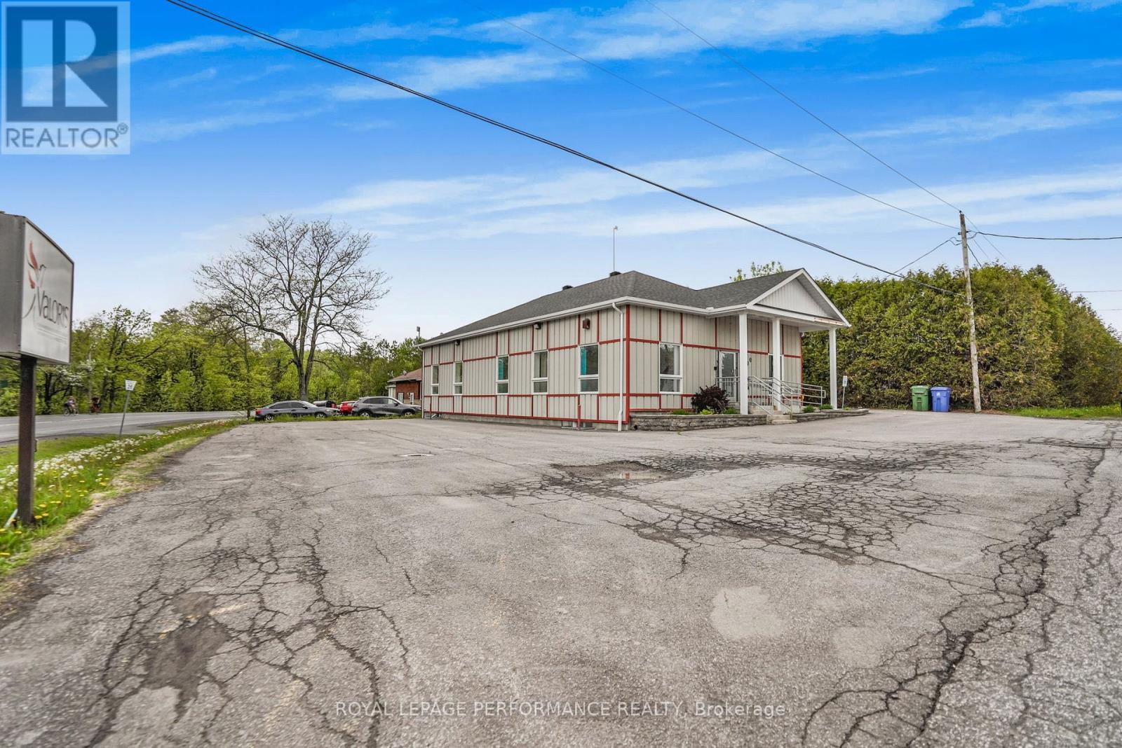200 Du Comte Street, Alfred And Plantagenet, Ontario K0B 1L0 - Photo 4 - X13228678