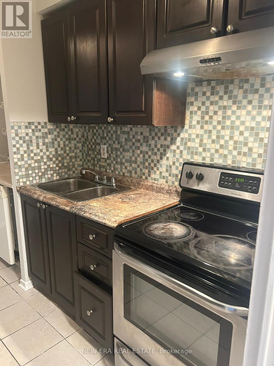 146 - 2095 Roche Court, Mississauga, Ontario  L5K 2C8 - Photo 6 - W13228152
