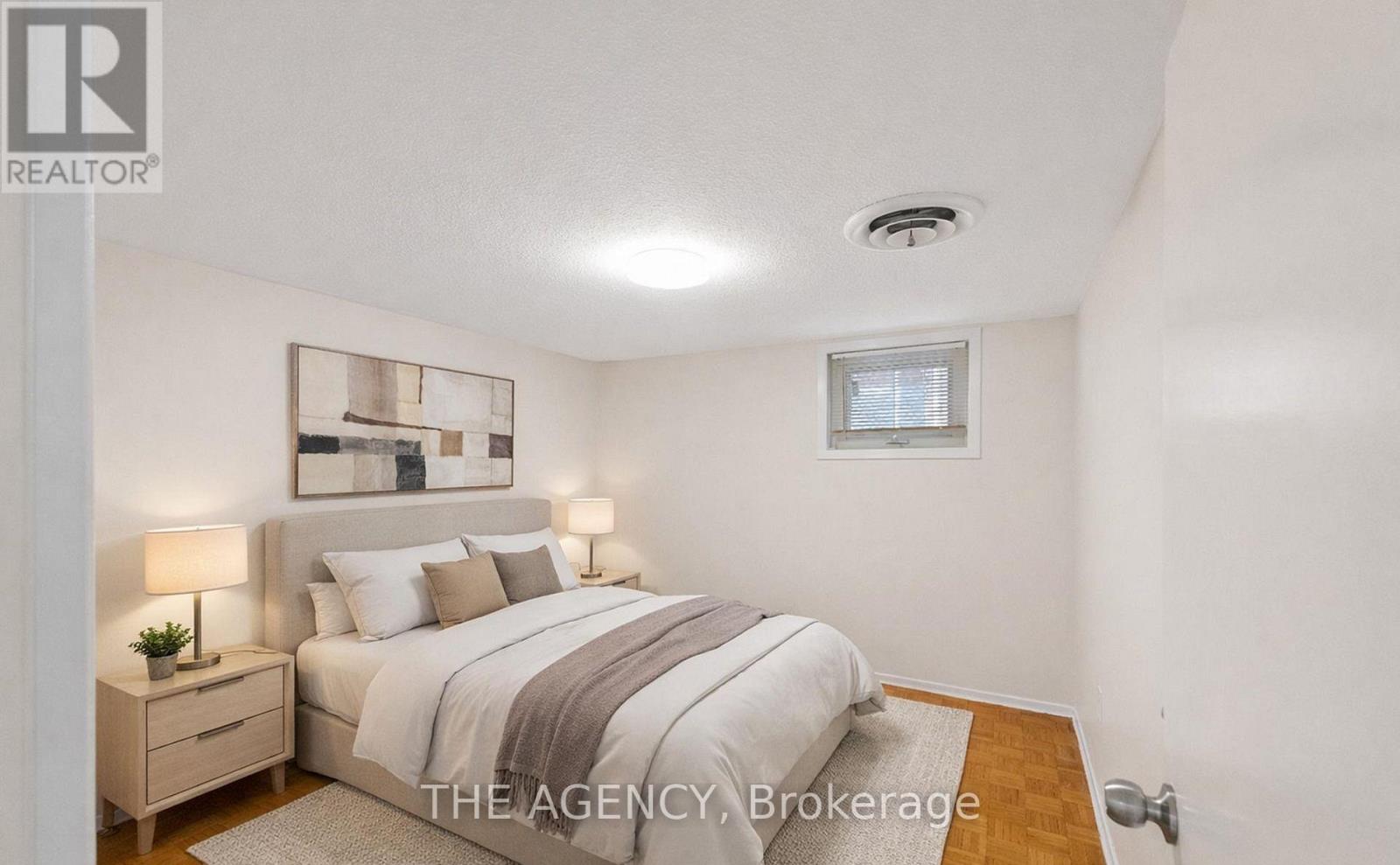 1038 Alexandra Avenue, Mississauga, Ontario  L5E 1Z8 - Photo 14 - W13228200