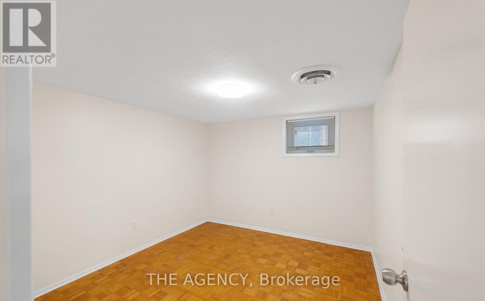 1038 Alexandra Avenue, Mississauga, Ontario  L5E 1Z8 - Photo 15 - W13228200