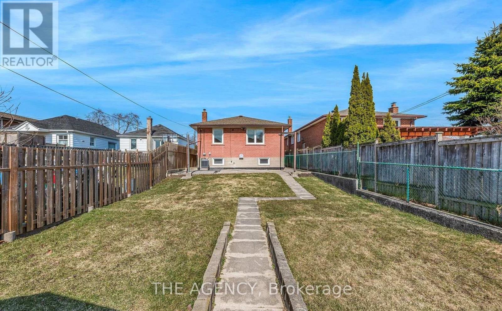 1038 Alexandra Avenue, Mississauga, Ontario  L5E 1Z8 - Photo 22 - W13228200