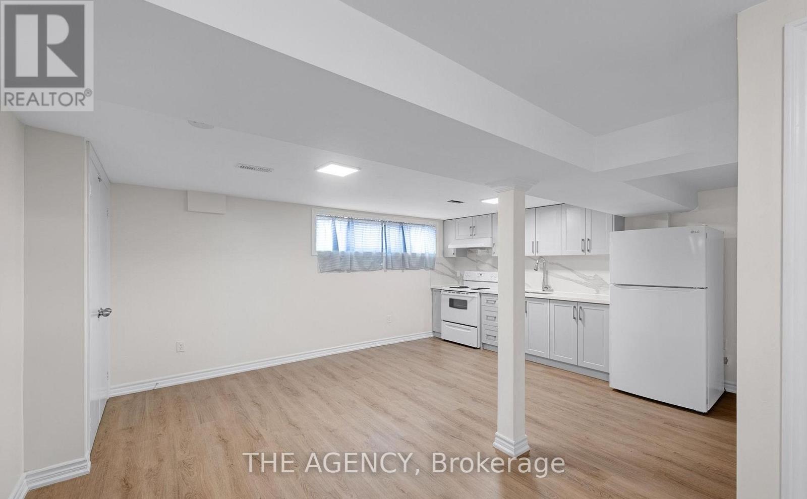 1038 Alexandra Avenue, Mississauga, Ontario  L5E 1Z8 - Photo 7 - W13228200
