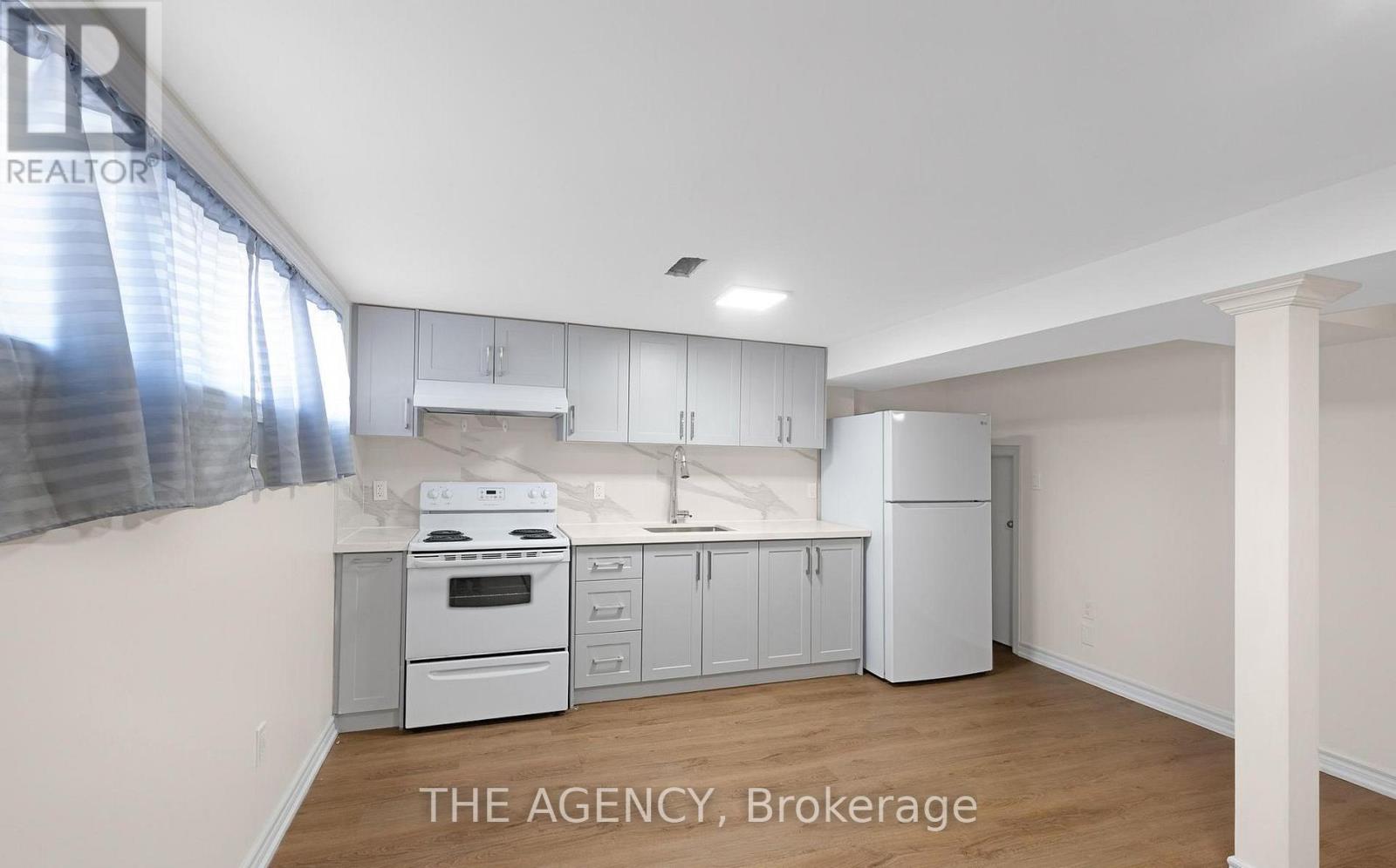 1038 Alexandra Avenue, Mississauga, Ontario  L5E 1Z8 - Photo 9 - W13228200