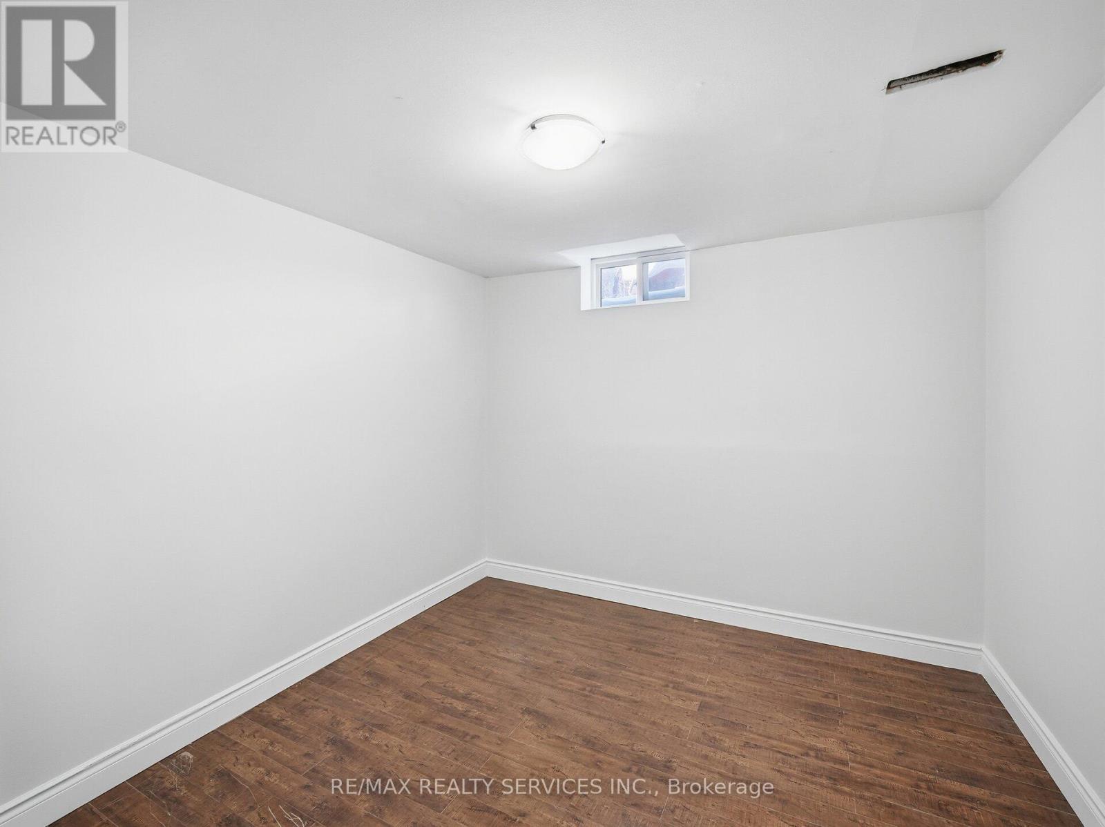Lower - 8 Deerpark Crescent S, Brampton, Ontario  L6X 2T7 - Photo 12 - W13228230