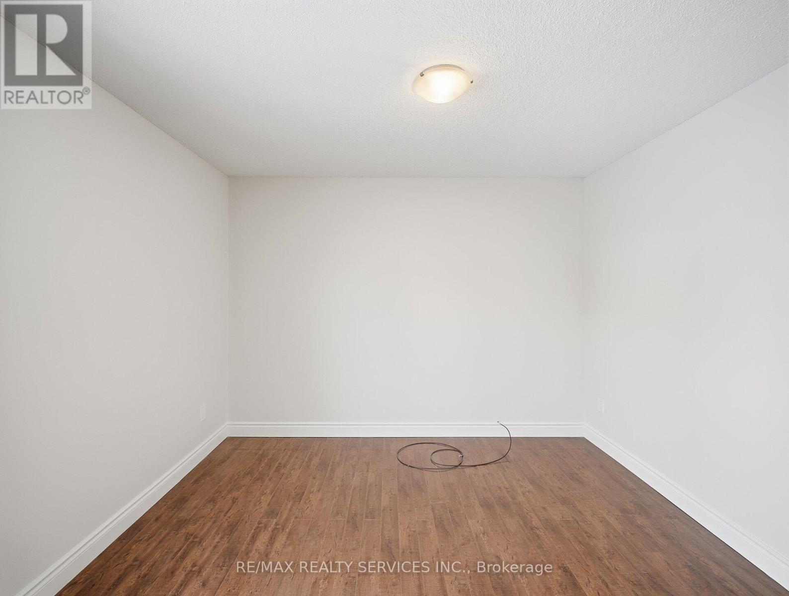Lower - 8 Deerpark Crescent S, Brampton, Ontario  L6X 2T7 - Photo 20 - W13228230