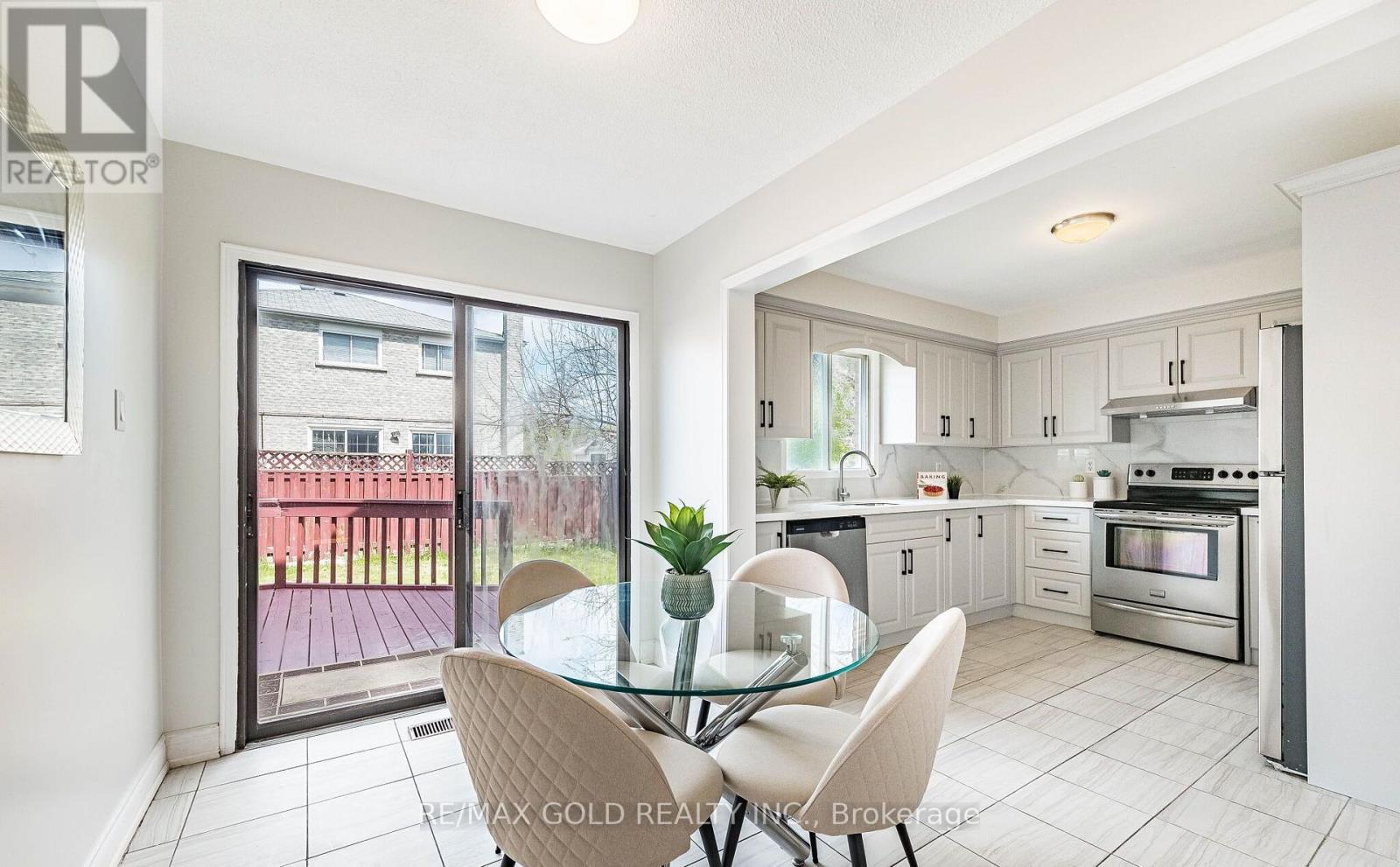 92 Moffatt Avenue, Brampton, Ontario  L6Y 4K8 - Photo 12 - W13228276