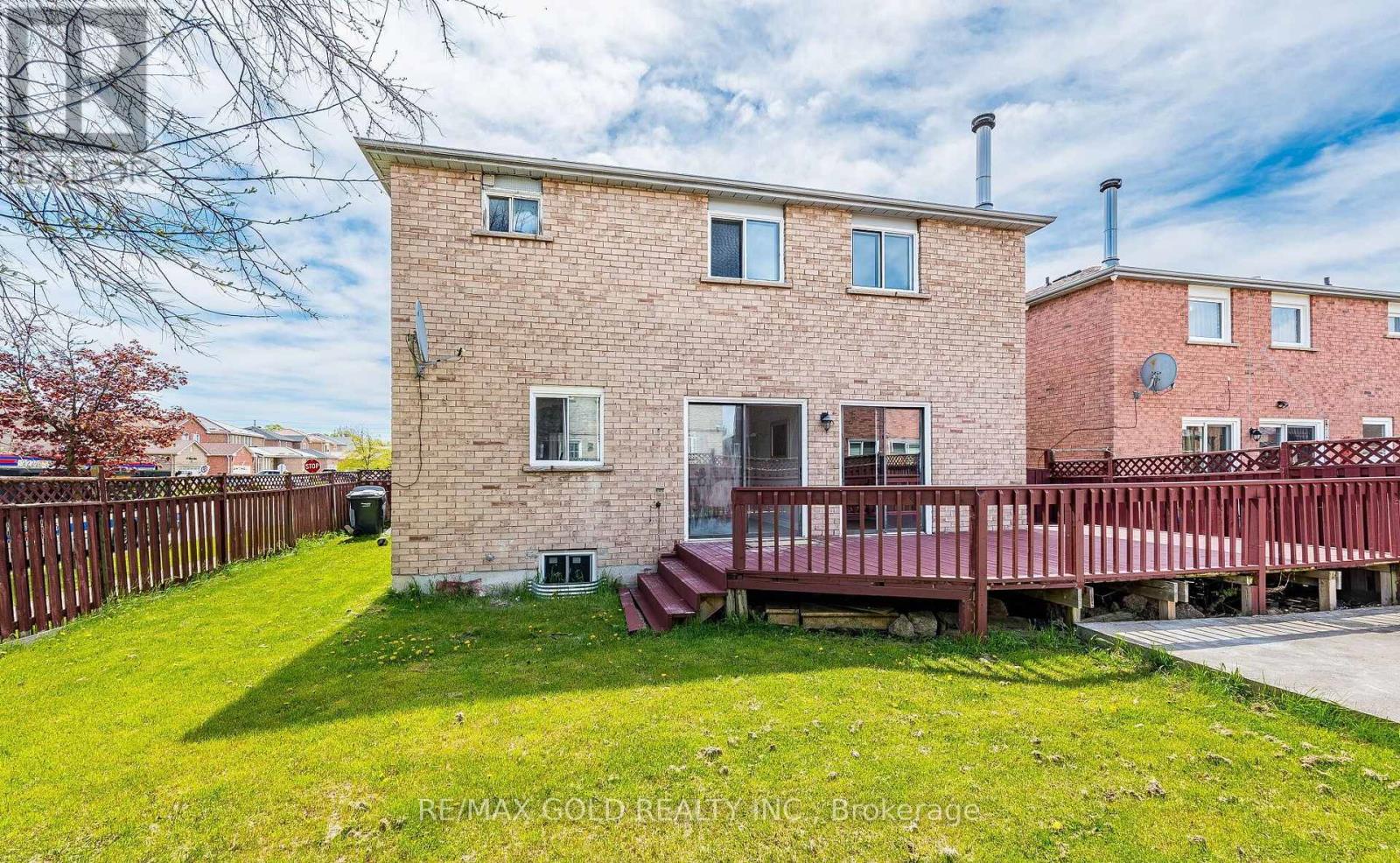 92 Moffatt Avenue, Brampton, Ontario  L6Y 4K8 - Photo 34 - W13228276