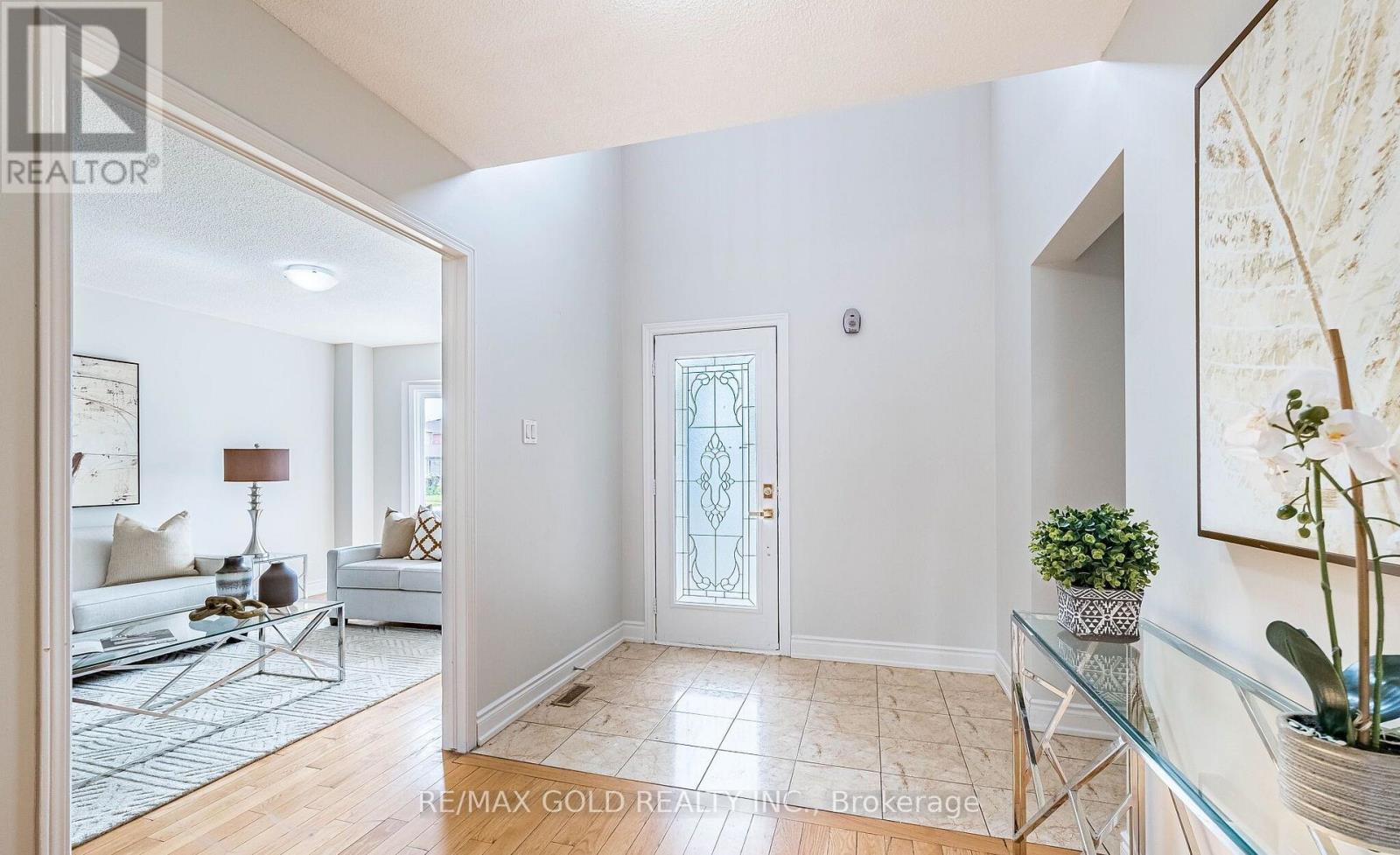 92 Moffatt Avenue, Brampton, Ontario  L6Y 4K8 - Photo 8 - W13228276