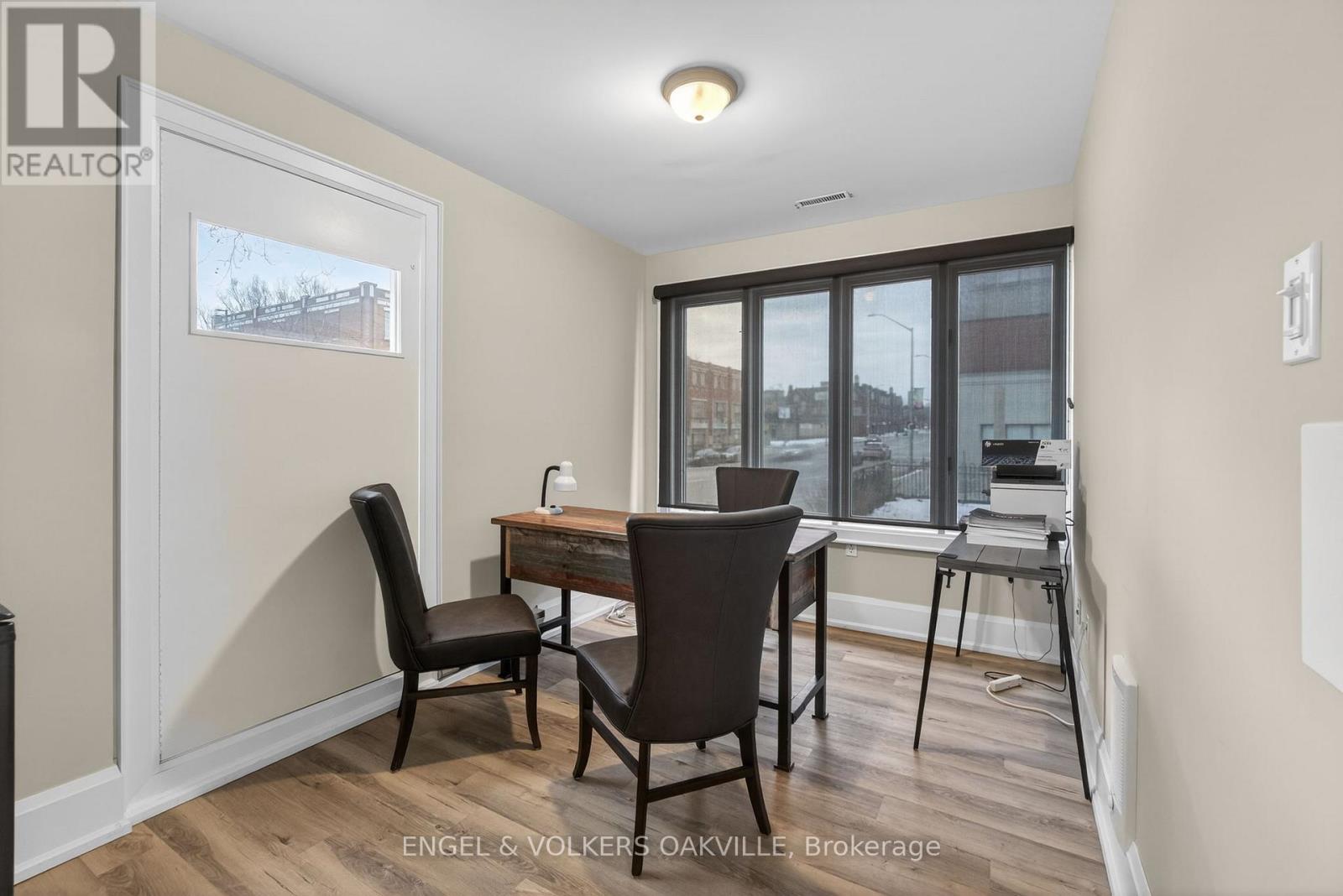 67 Lakeshore Road W, Oakville, Ontario  L6K 1C9 - Photo 15 - W13228298