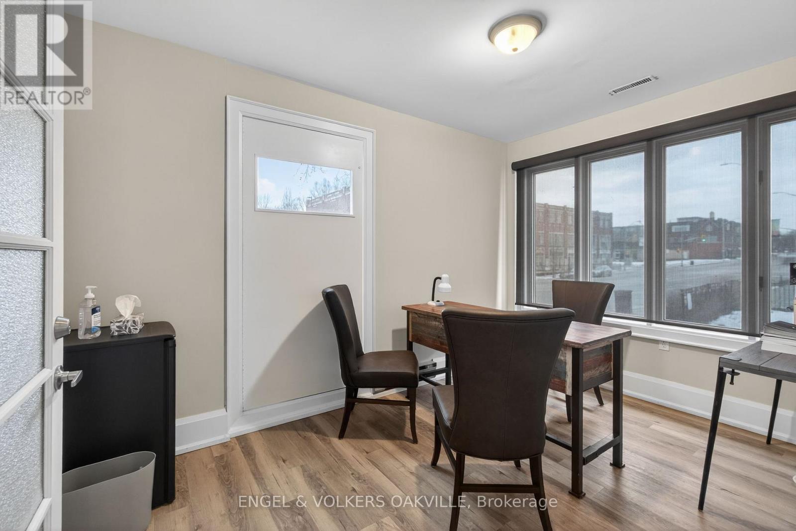 67 Lakeshore Road W, Oakville, Ontario  L6K 1C9 - Photo 16 - W13228298