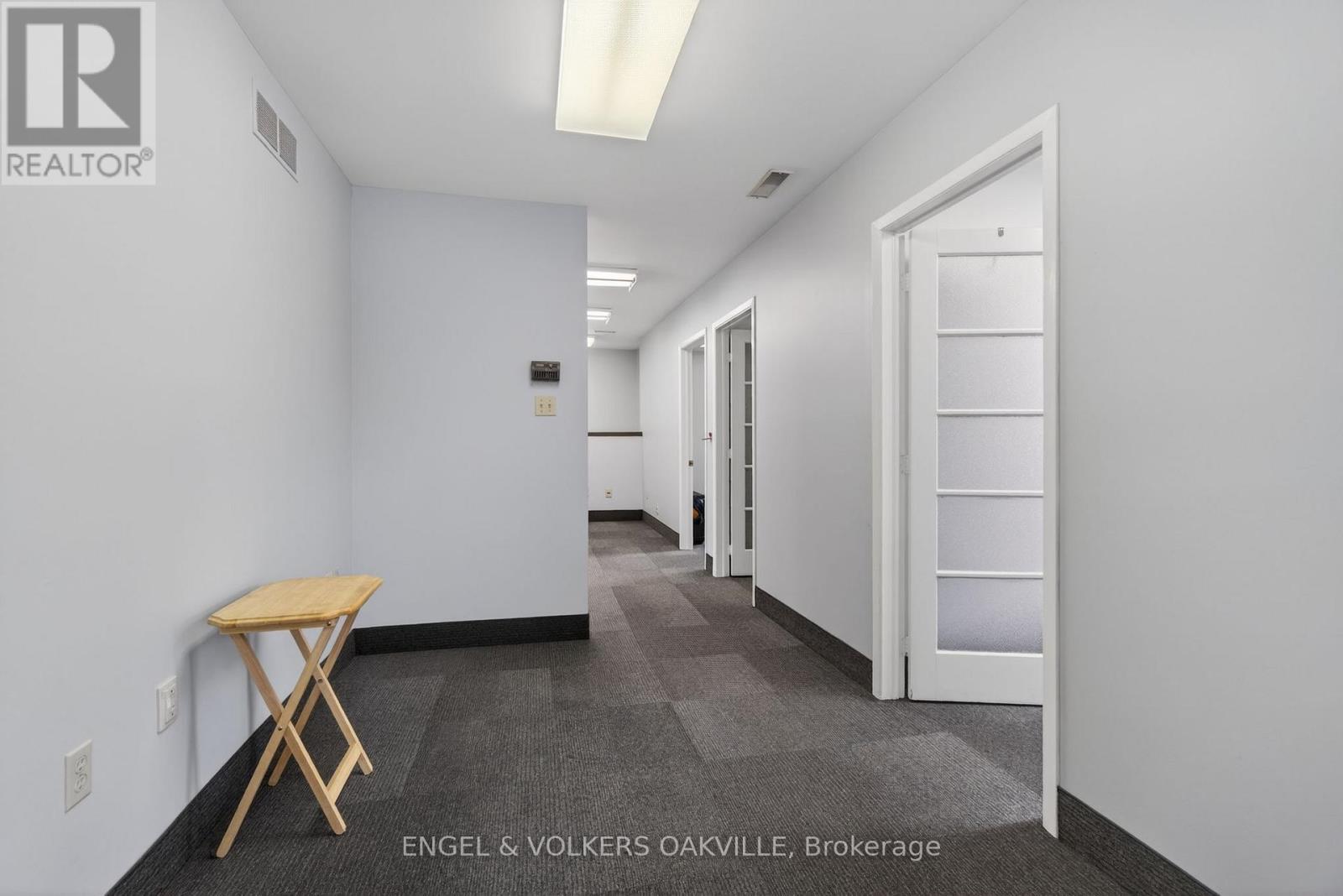 67 Lakeshore Road W, Oakville, Ontario  L6K 1C9 - Photo 23 - W13228298