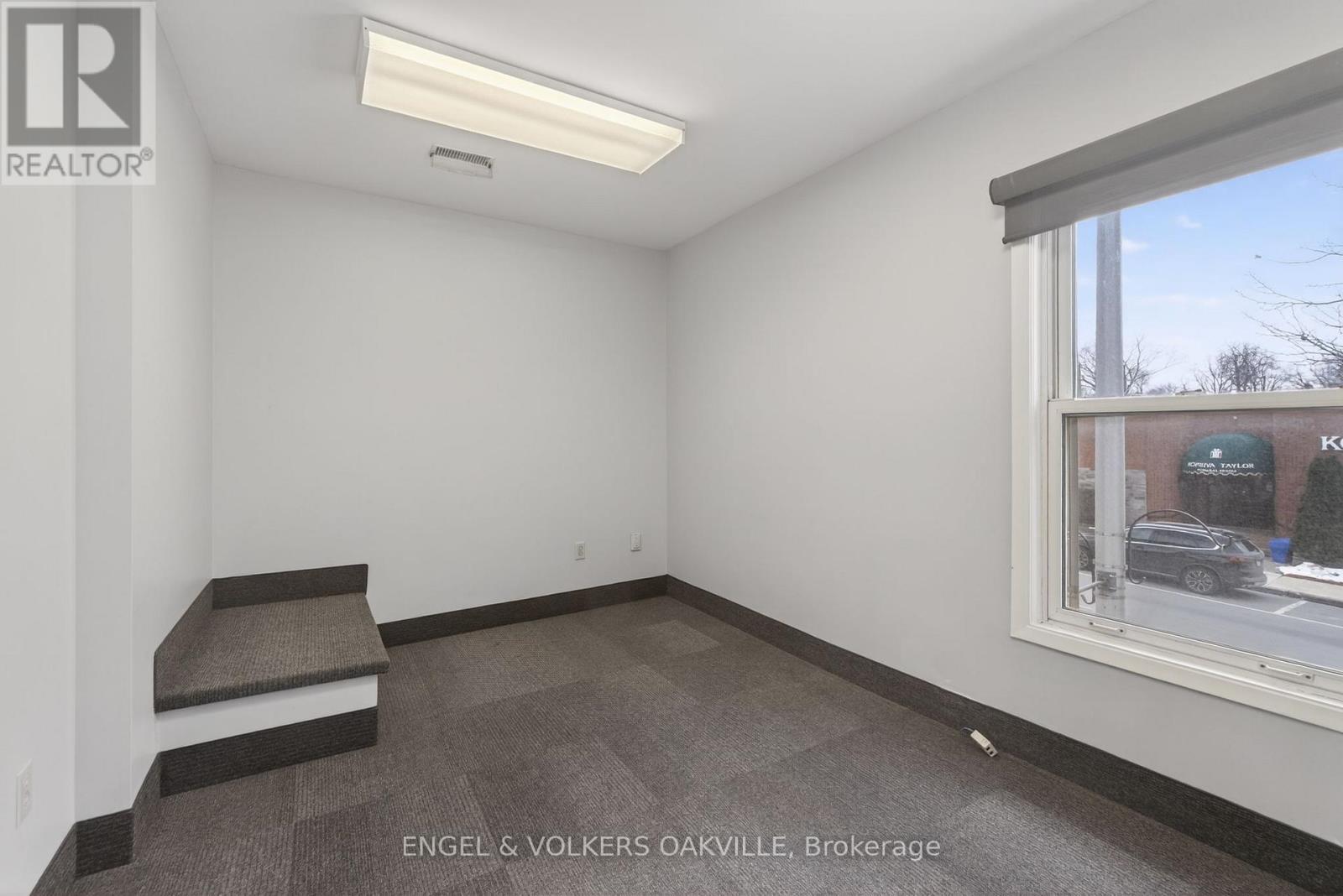 67 Lakeshore Road W, Oakville, Ontario  L6K 1C9 - Photo 32 - W13228298