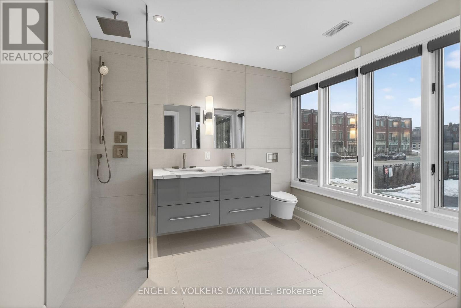 67 Lakeshore Road W, Oakville, Ontario  L6K 1C9 - Photo 20 - W13228350