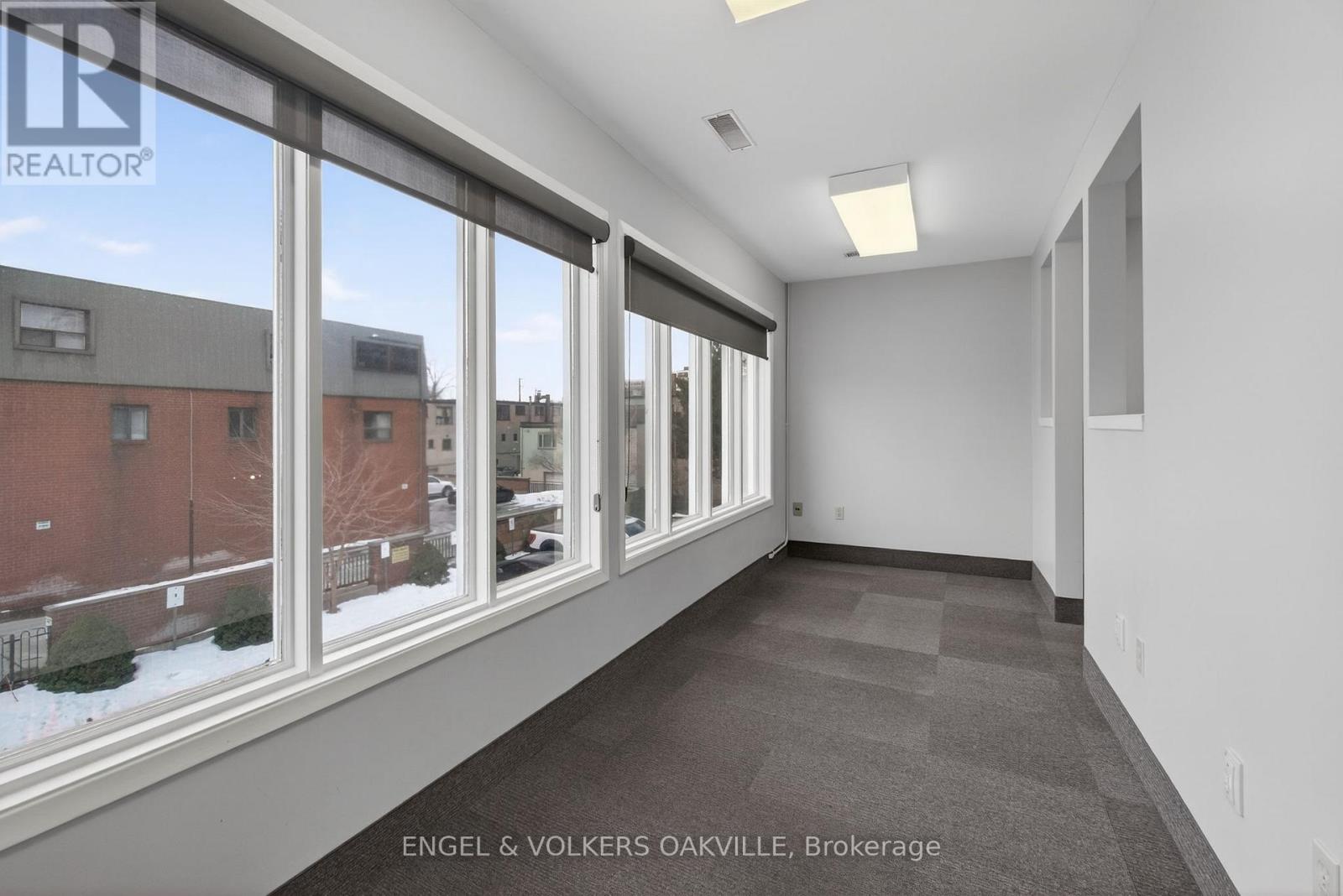 67 Lakeshore Road W, Oakville, Ontario  L6K 1C9 - Photo 29 - W13228350