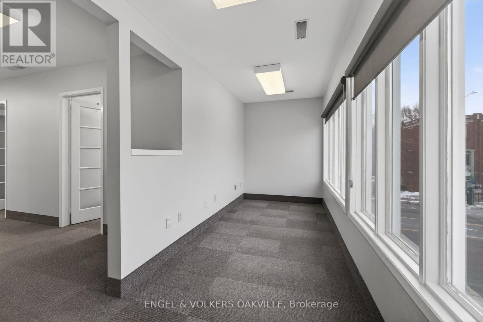 67 Lakeshore Road W, Oakville, Ontario  L6K 1C9 - Photo 30 - W13228350