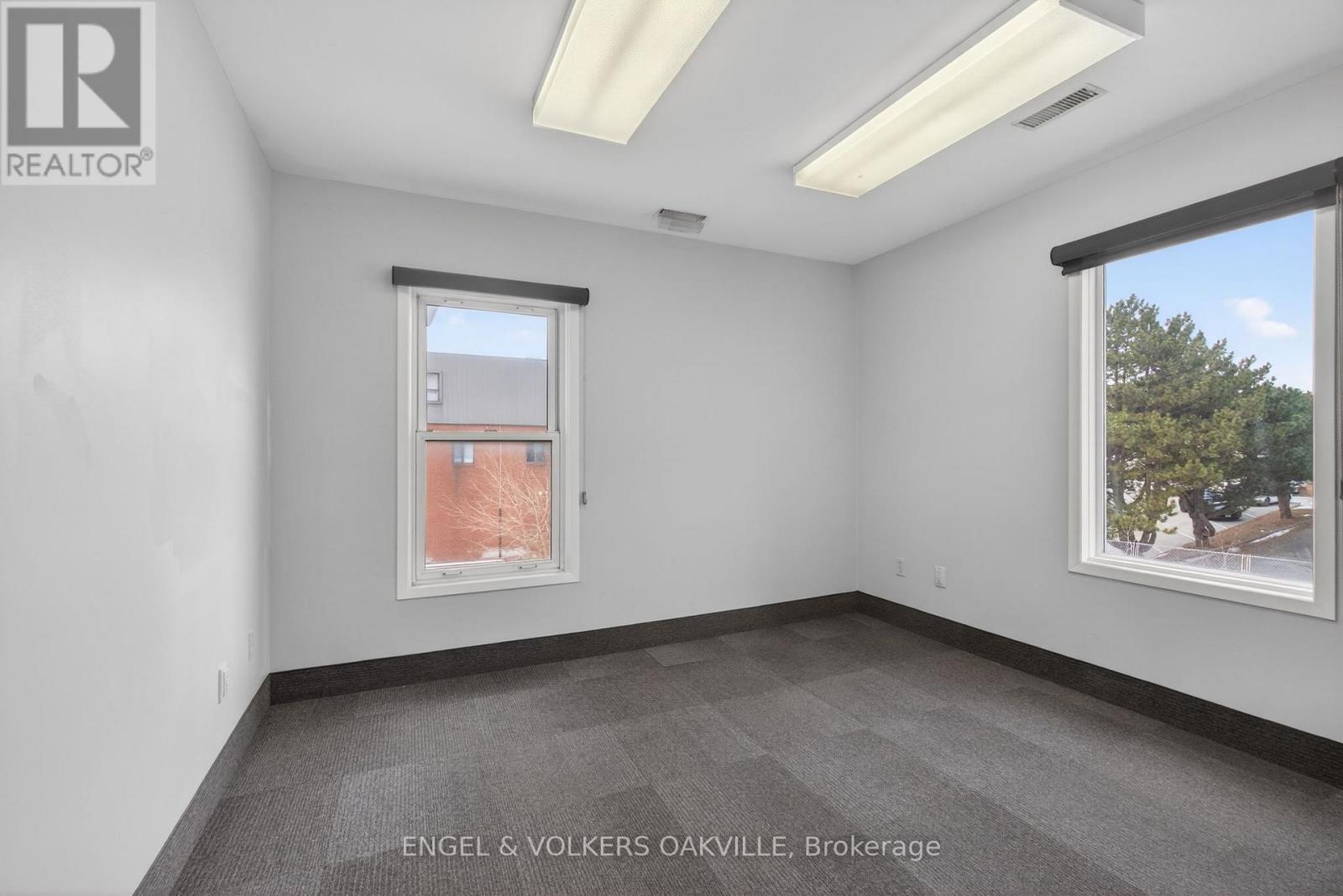 67 Lakeshore Road W, Oakville, Ontario  L6K 1C9 - Photo 35 - W13228350