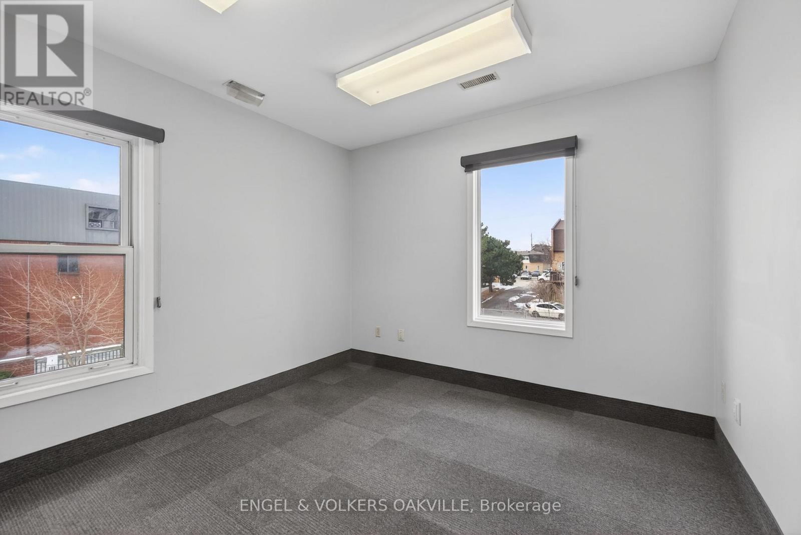 67 Lakeshore Road W, Oakville, Ontario  L6K 1C9 - Photo 36 - W13228350