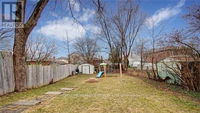 Upper - 1058 Alexandra Avenue W, Mississauga, Ontario  L5E 1Z8 - Photo 8 - W13228358