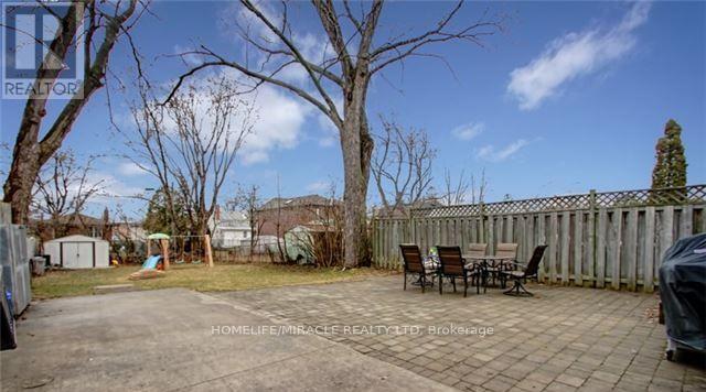 Upper - 1058 Alexandra Avenue W, Mississauga, Ontario  L5E 1Z8 - Photo 9 - W13228358