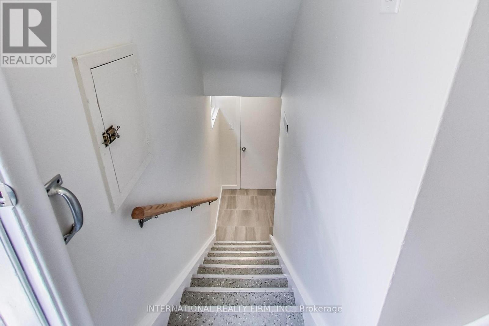 1097 Glengrove Avenue, Toronto, Ontario  M6B 2K3 - Photo 20 - W13228400