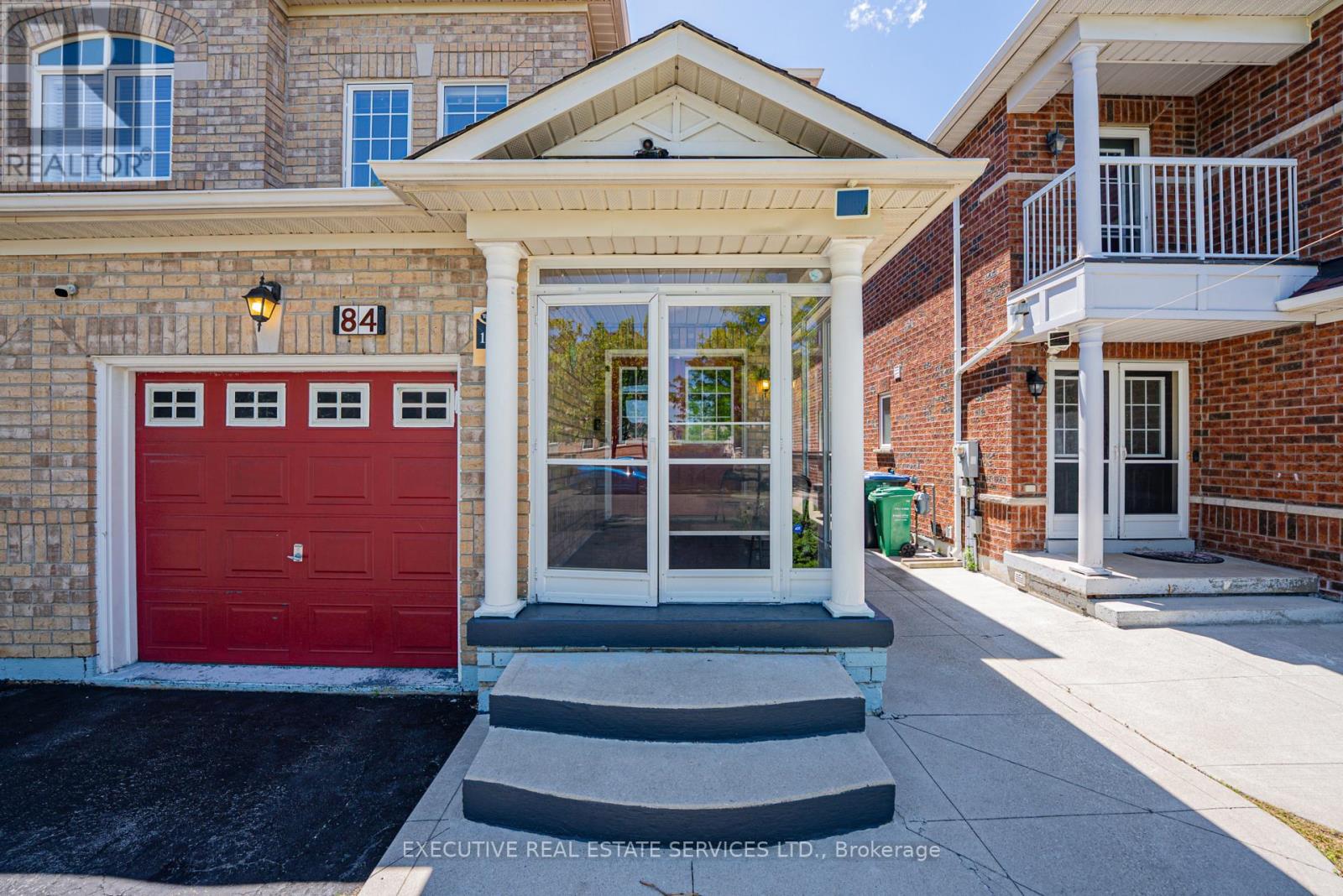 84 Dewridge Court, Brampton, Ontario  L6R 3C1 - Photo 4 - W13228500