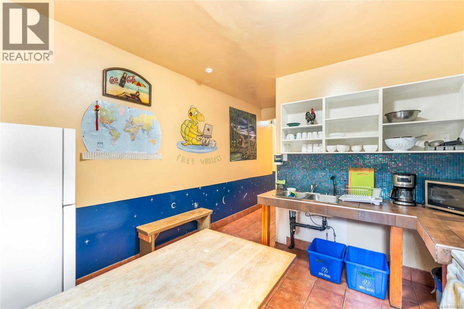 1608 Quadra St, Victoria, British Columbia  V8W 2L4 - Photo 32 - 1038688