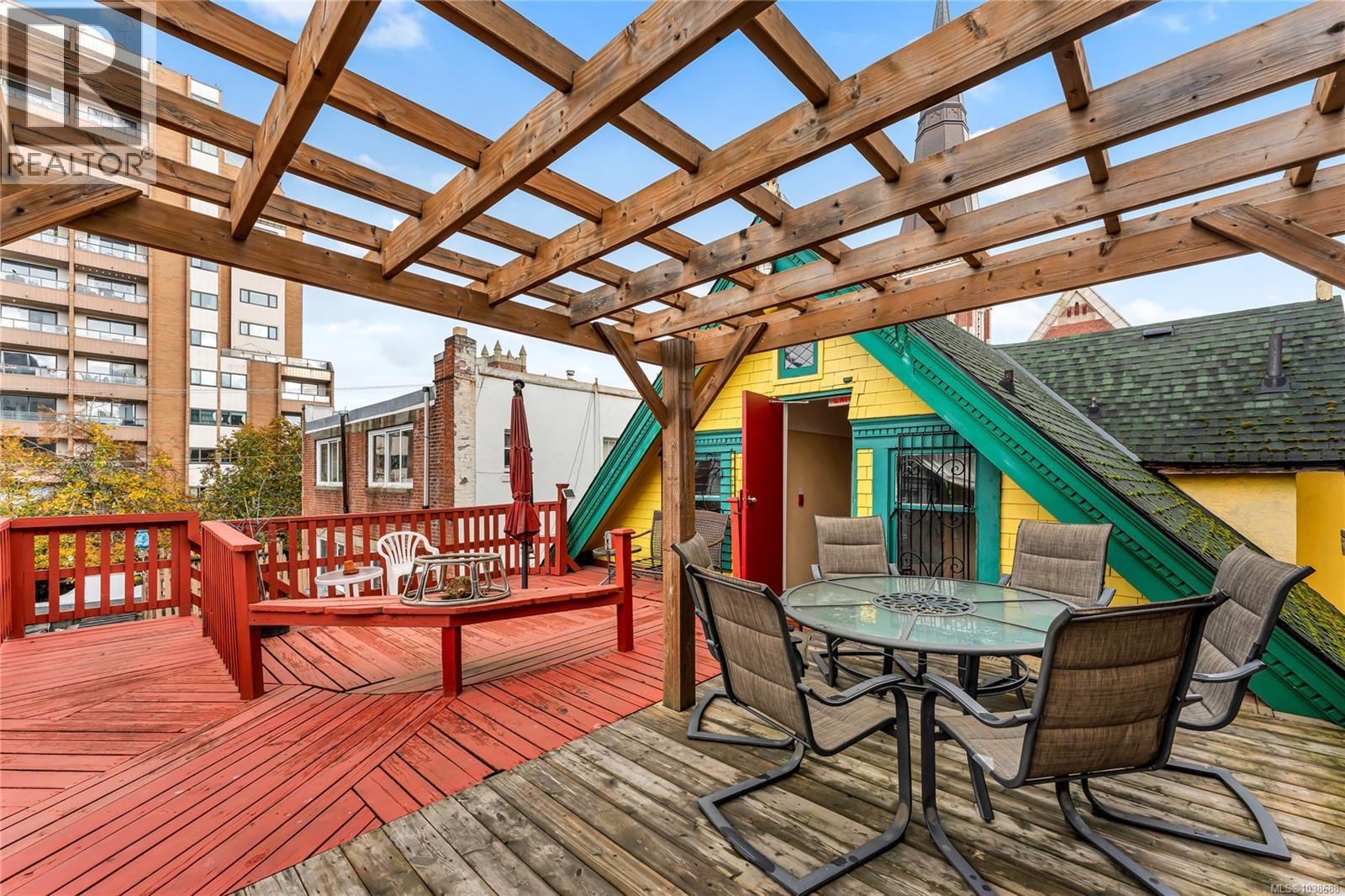 1608 Quadra St, Victoria, British Columbia  V8W 2L4 - Photo 5 - 1038688