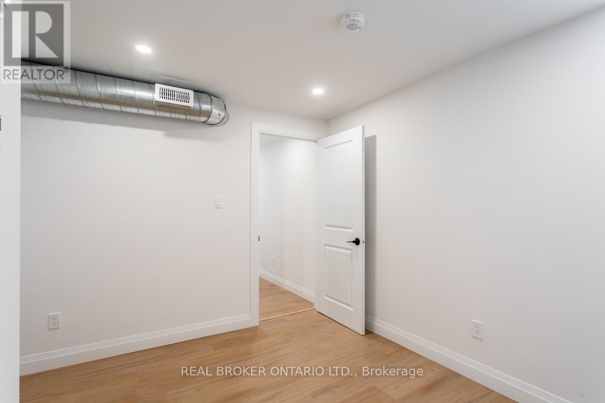 4 - 113 Catharine Street N, Hamilton, Ontario  L8R 1J5 - Photo 15 - X12935250