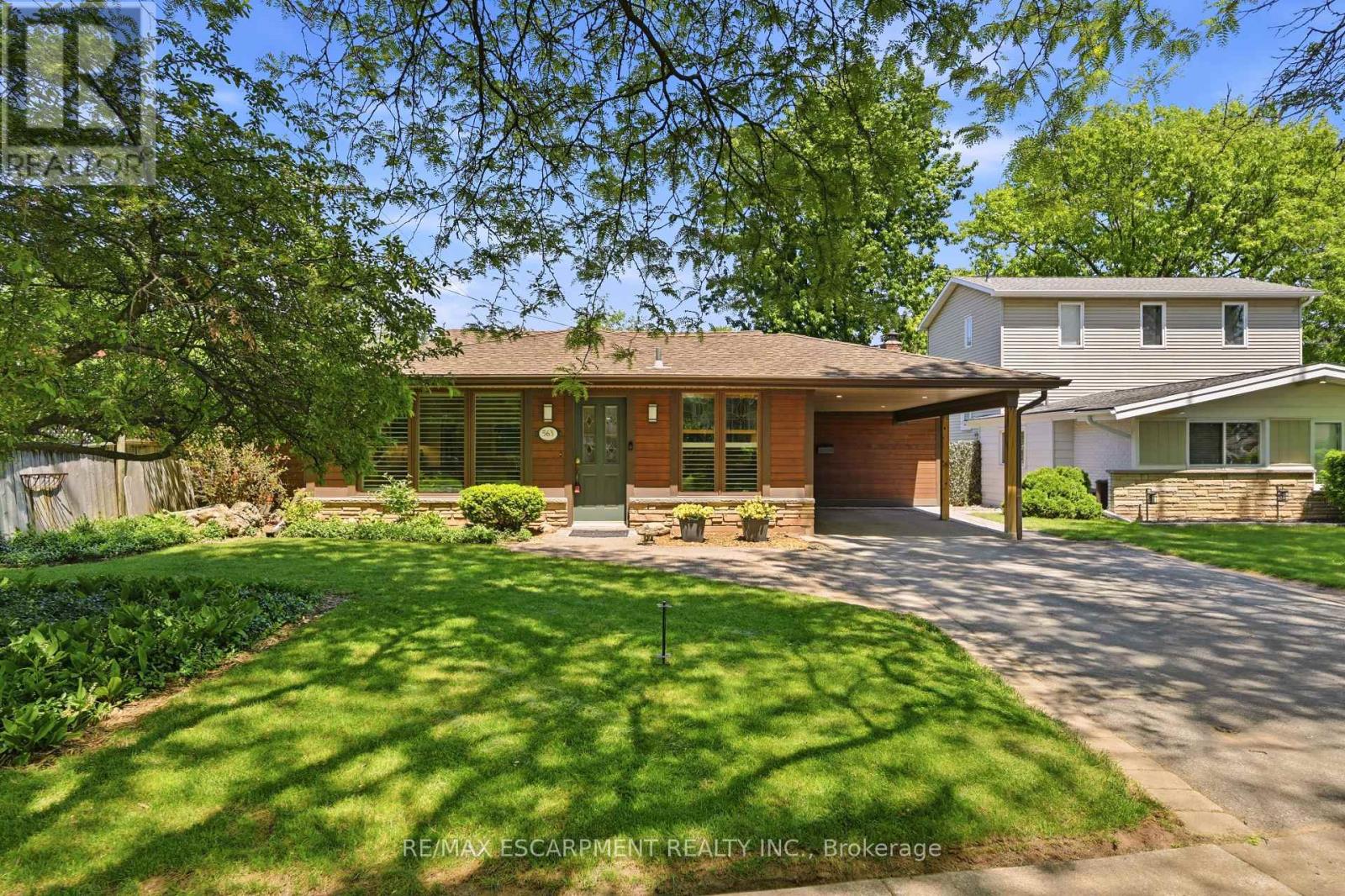 563 Elwood Road, Burlington, Ontario  L7N 3C6 - Photo 3 - W13227370
