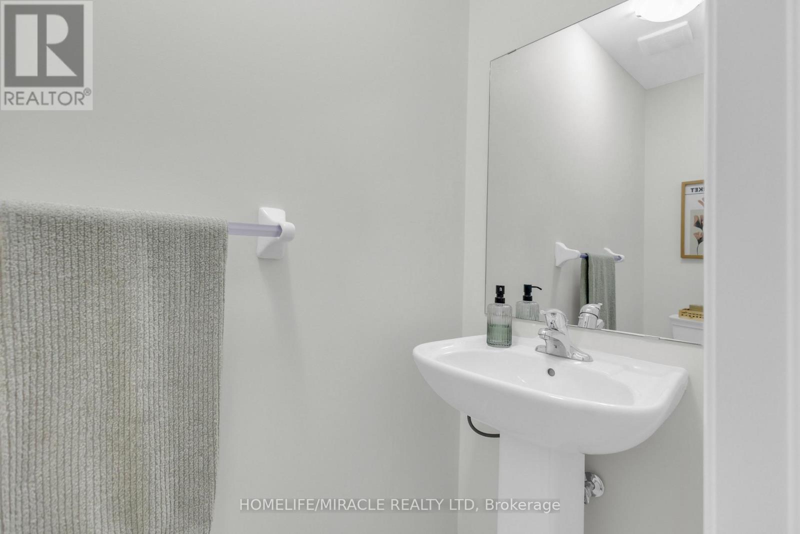 7 Haymarket Drive, Brampton, Ontario  L7A 5C3 - Photo 17 - W13227726