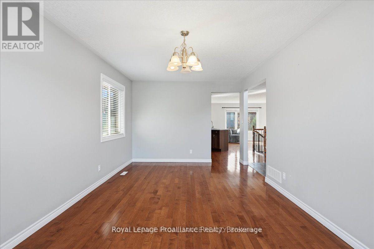 108 Parkview Heights, Quinte West, Ontario  K8V 0A3 - Photo 12 - X13228684