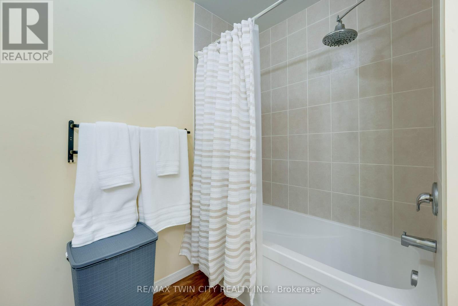 538 Beaumont Crescent, Kitchener, Ontario  N2A 0A9 - Photo 26 - X13228136