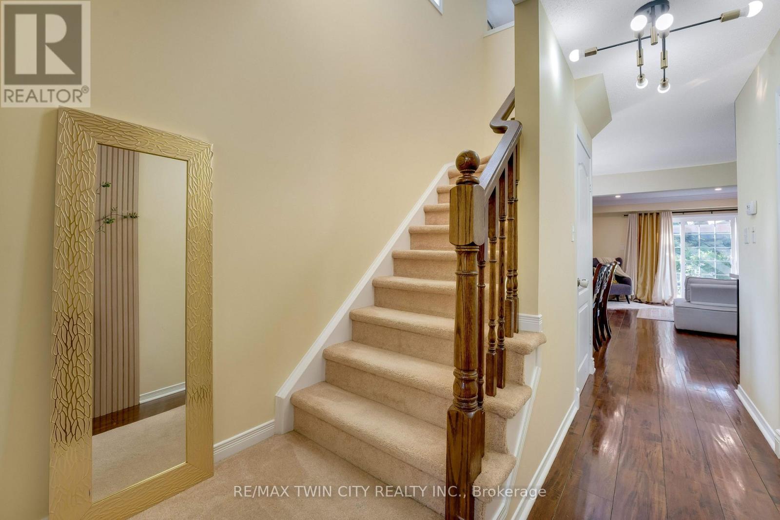 538 Beaumont Crescent, Kitchener, Ontario  N2A 0A9 - Photo 4 - X13228136