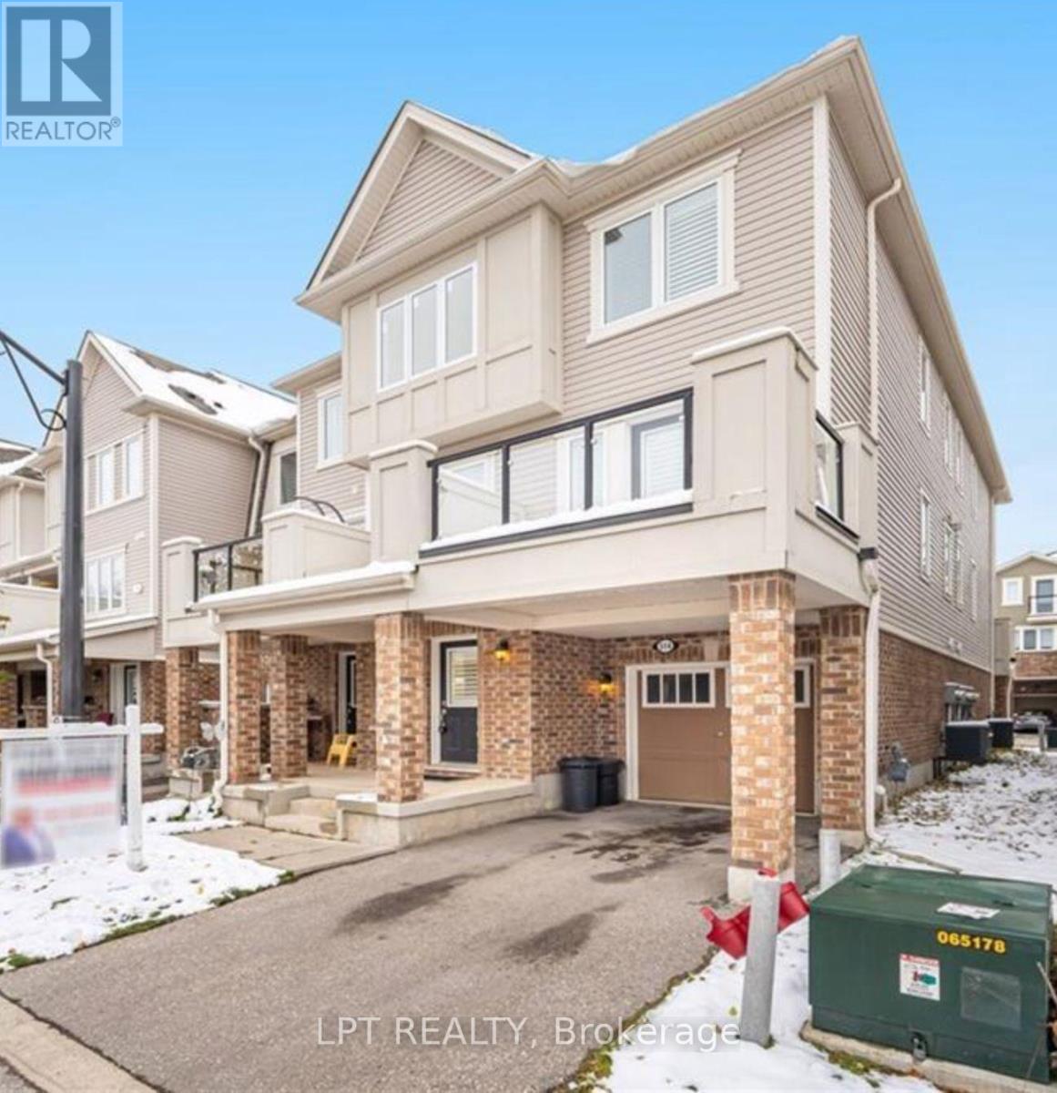 140 - 554 Goldenrod Lane, Kitchener, Ontario  N2R 0L7 - Photo 4 - X13228278