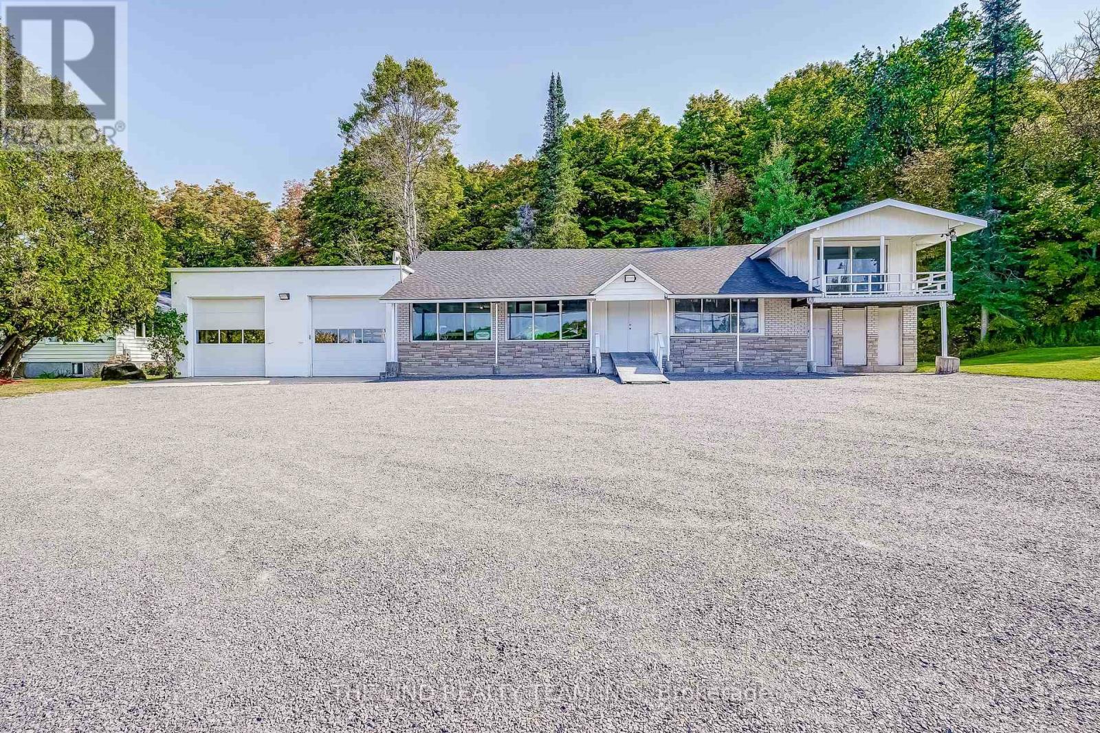 949 Raymond Road, Muskoka Lakes, Ontario  P0B 1M0 - Photo 2 - X13228310
