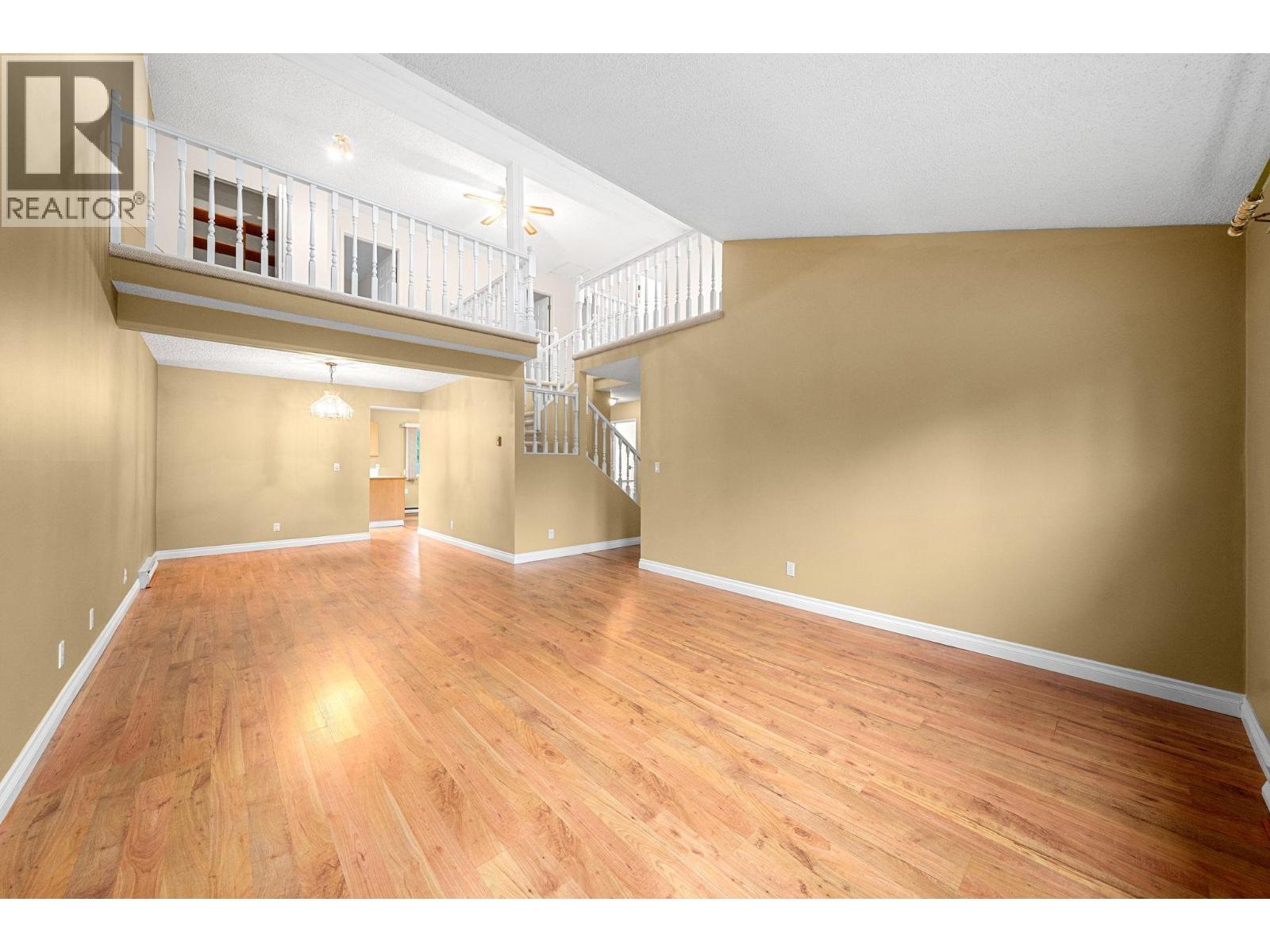 1048 Lombardy Drive, Port Coquitlam, British Columbia  V3B 5P5 - Photo 2 - R3130829