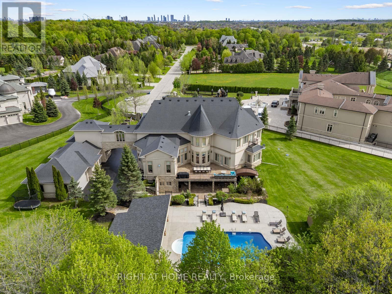 100 Rocmary Place, Vaughan, Ontario  L4L 8Z1 - Photo 2 - N13225422