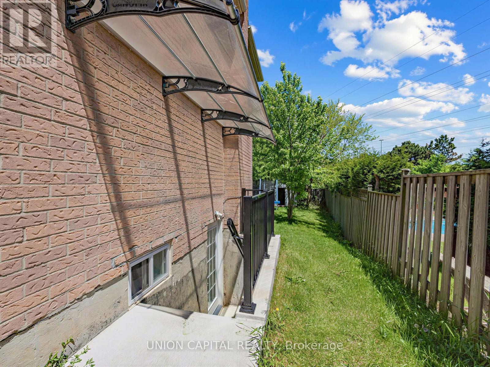 Bsmt - 274 Harrowsmith Drive, Mississauga, Ontario  L5R 1R1 - Photo 2 - W13163572