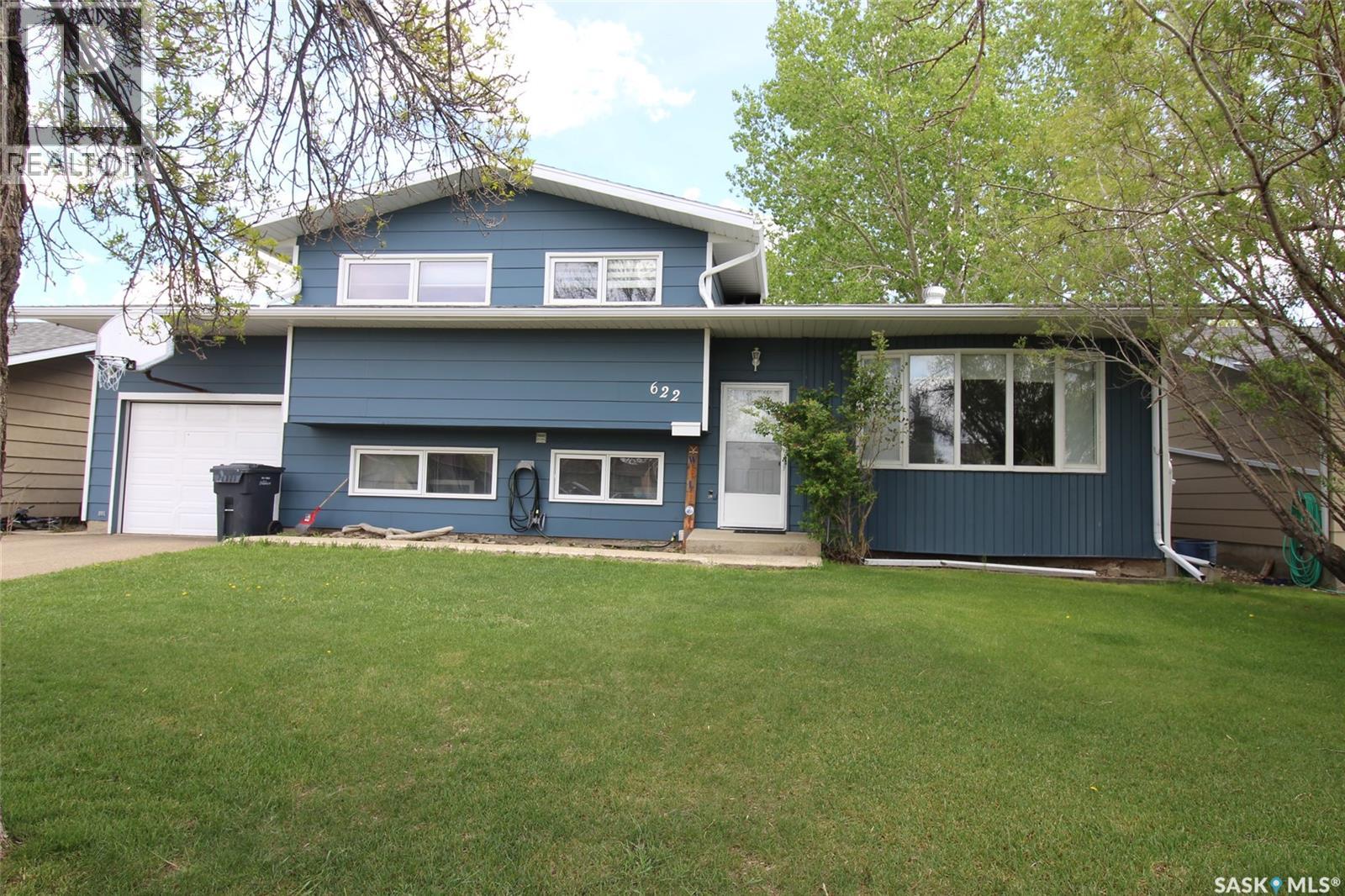 622 9th Street W, Shaunavon, Saskatchewan  S0N 2M0 - Photo 1 - SK037917