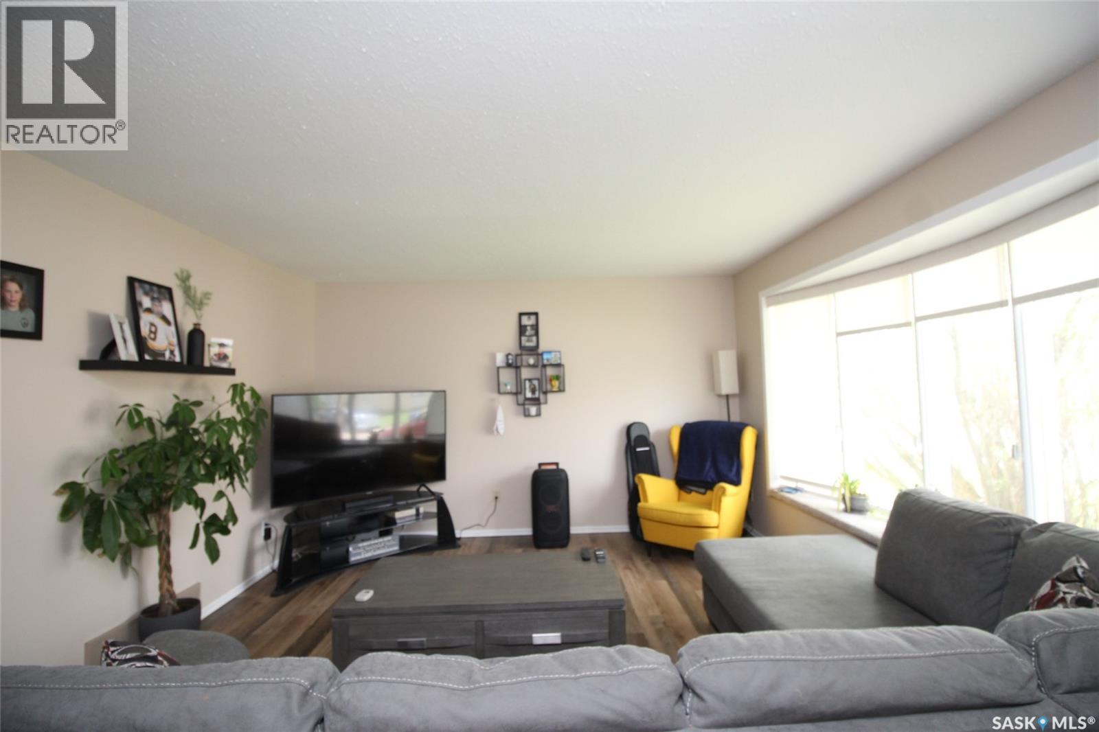 622 9th Street W, Shaunavon, Saskatchewan  S0N 2M0 - Photo 5 - SK037917
