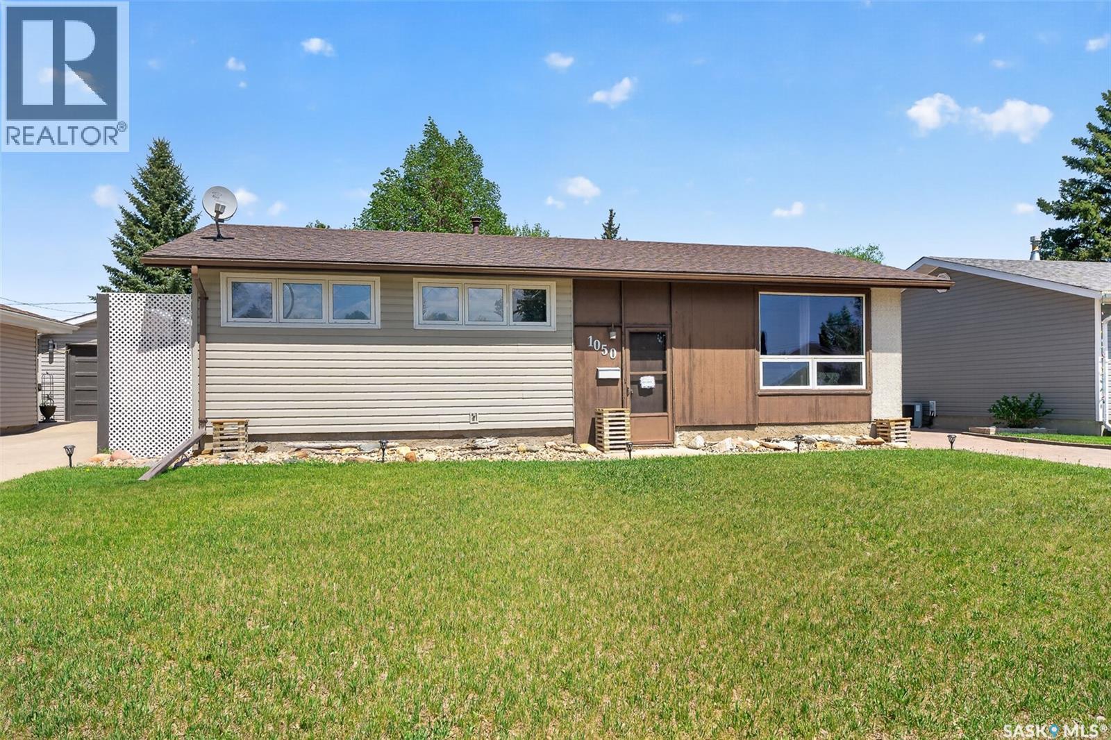 1050 Simcoe STREET, Moose Jaw, Saskatchewan