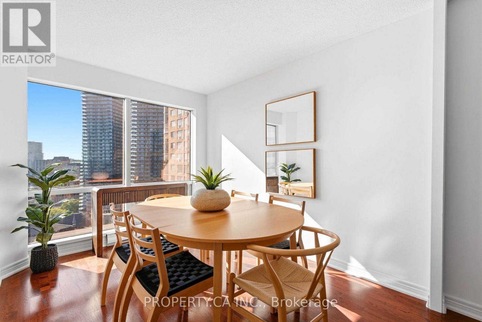 #2101 - 1001 Bay Street, Toronto, Ontario  M5S 3A6 - Photo 4 - C13228620