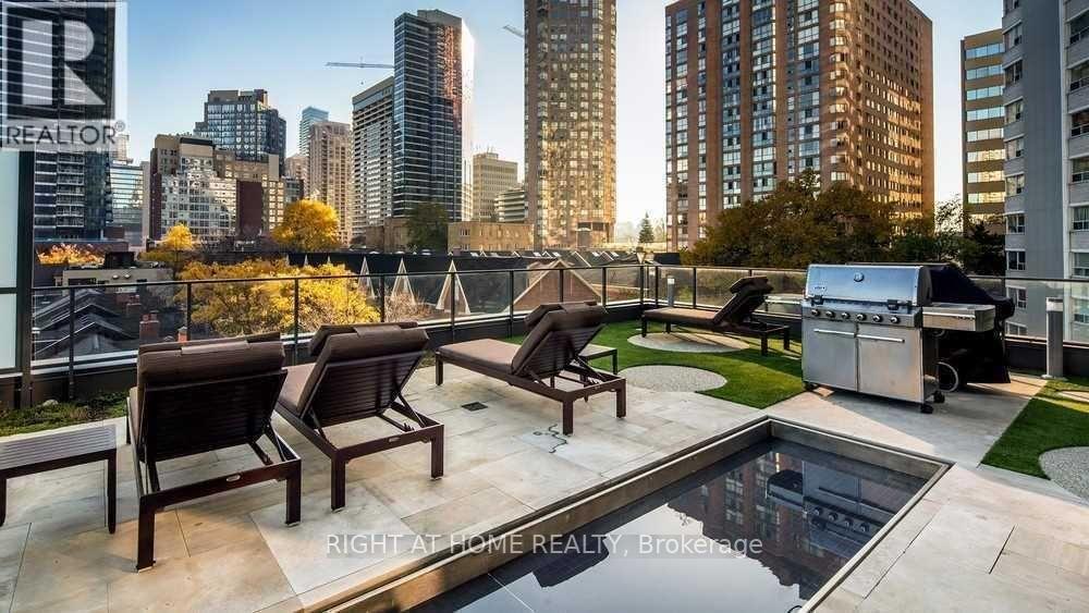 1802 - 75 St Nicholas Street, Toronto, Ontario  M4Y 0A5 - Photo 3 - C13228648