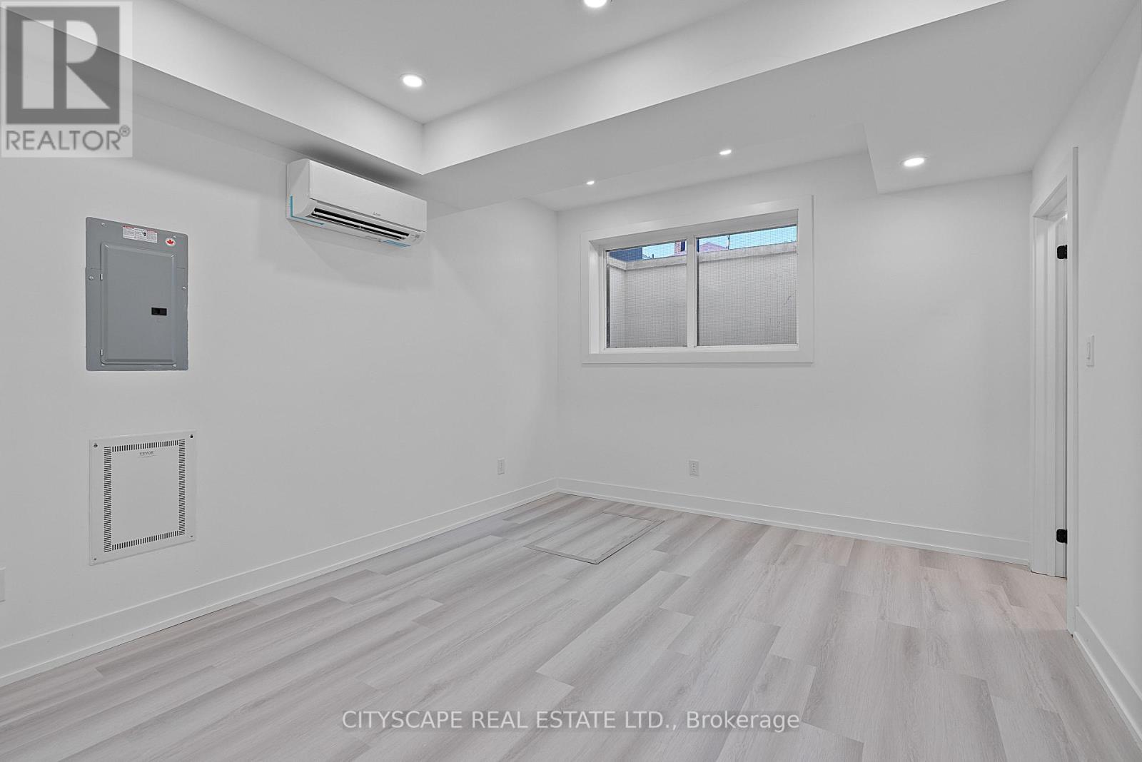 1 - 587 Oakwood Avenue, Toronto, Ontario  M6E 2X8 - Photo 11 - C13228682