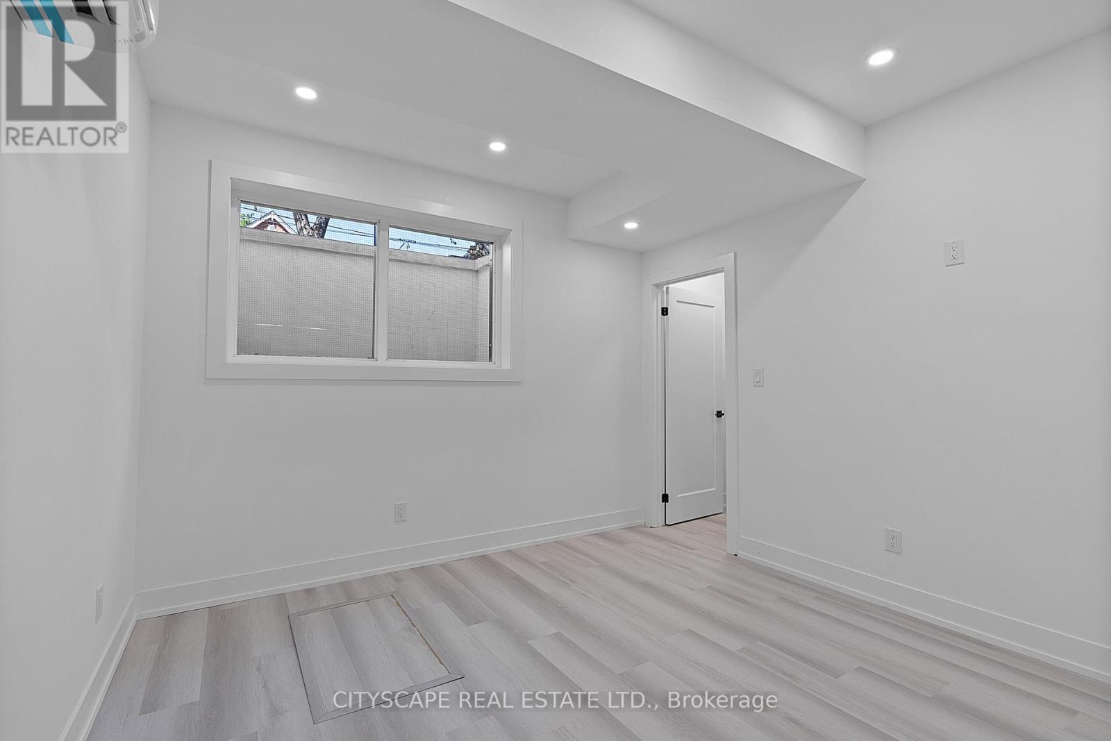 1 - 587 Oakwood Avenue, Toronto, Ontario  M6E 2X8 - Photo 12 - C13228682