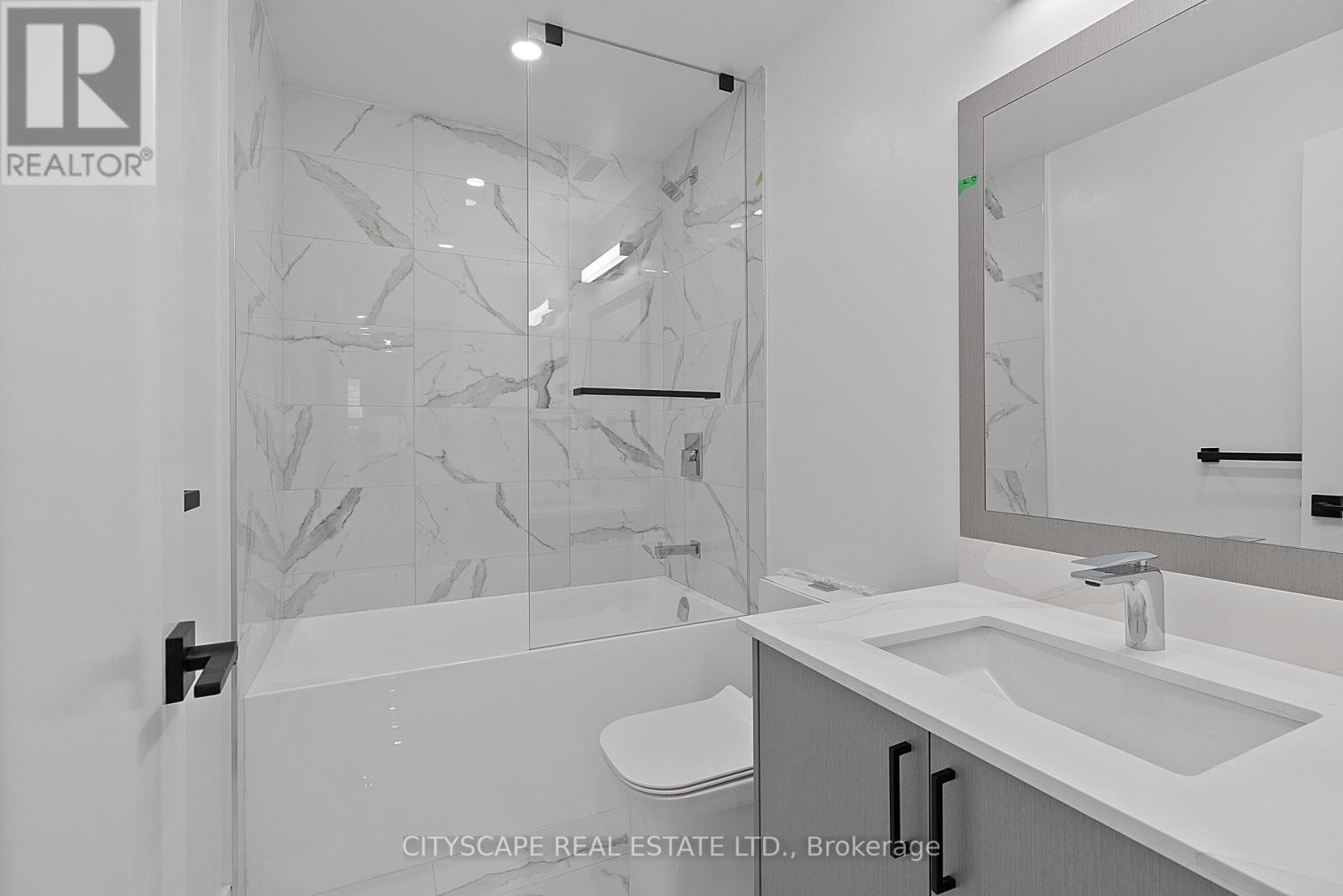 1 - 587 Oakwood Avenue, Toronto, Ontario  M6E 2X8 - Photo 19 - C13228682