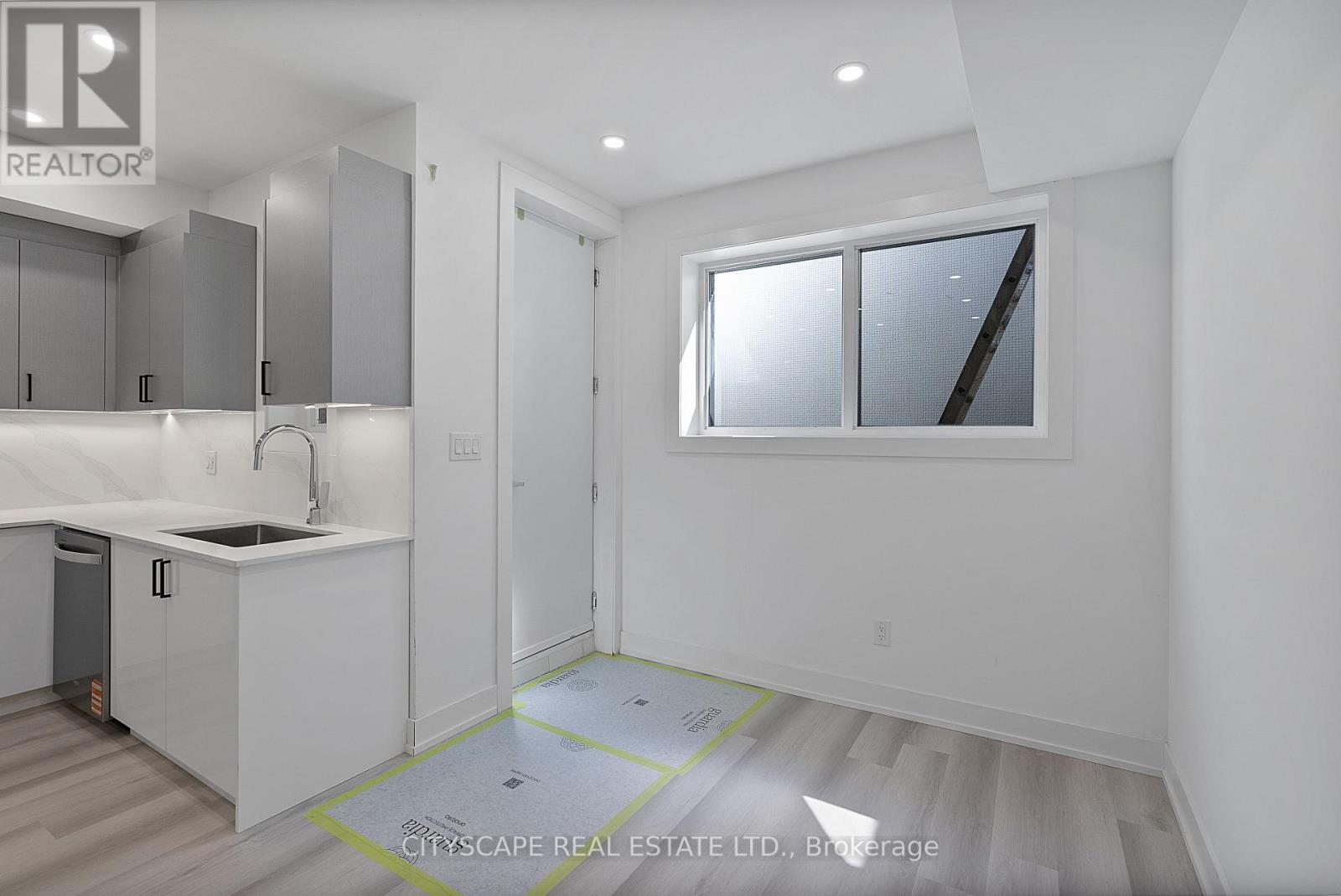 1 - 587 Oakwood Avenue, Toronto, Ontario  M6E 2X8 - Photo 4 - C13228682