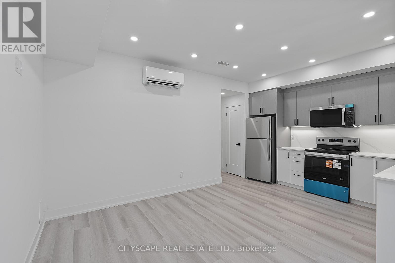 1 - 587 Oakwood Avenue, Toronto, Ontario  M6E 2X8 - Photo 5 - C13228682