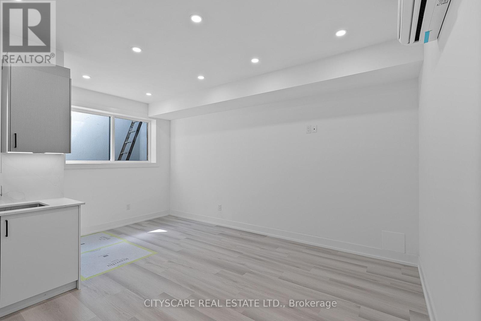 1 - 587 Oakwood Avenue, Toronto, Ontario  M6E 2X8 - Photo 8 - C13228682
