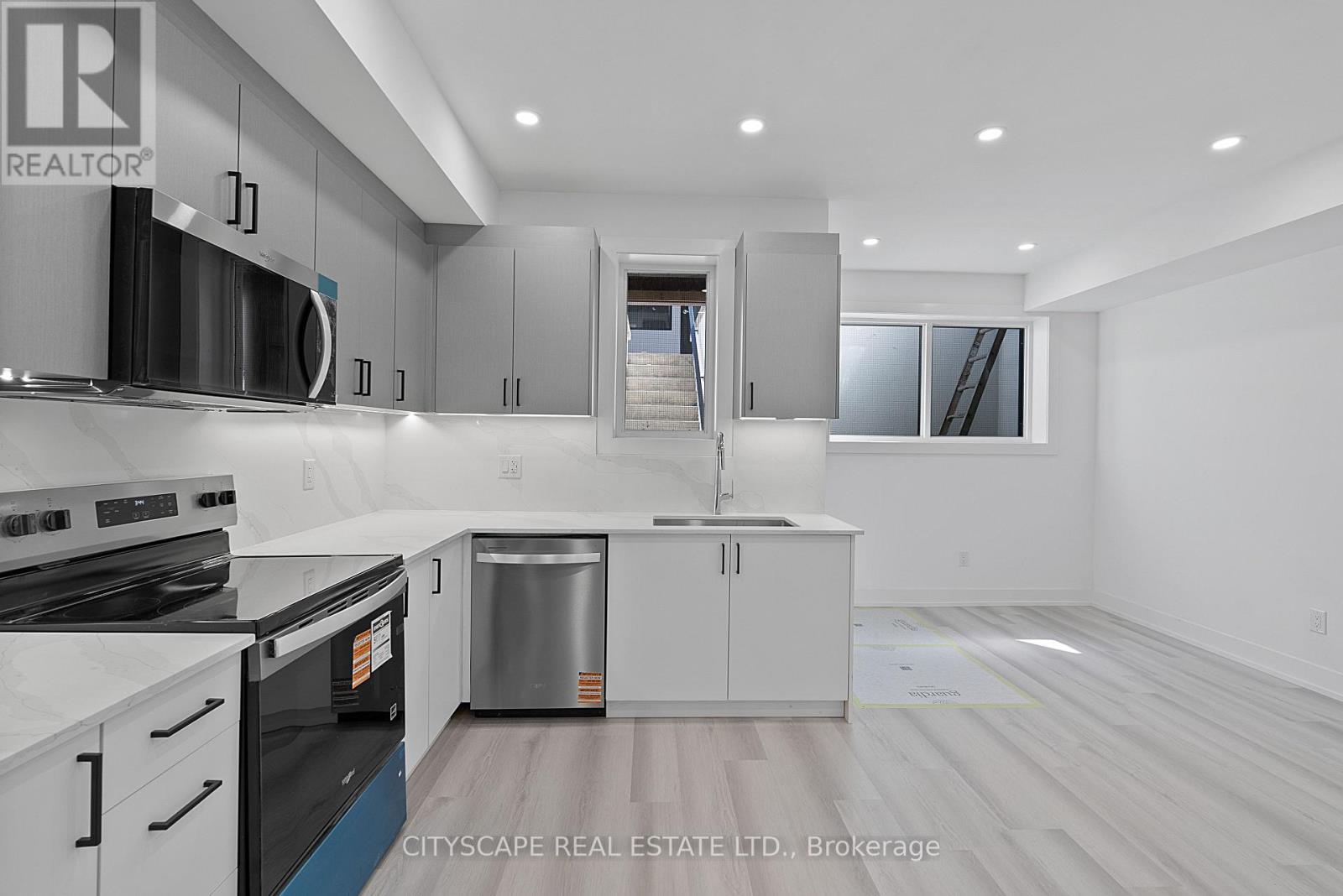 1 - 587 Oakwood Avenue, Toronto, Ontario  M6E 2X8 - Photo 9 - C13228682
